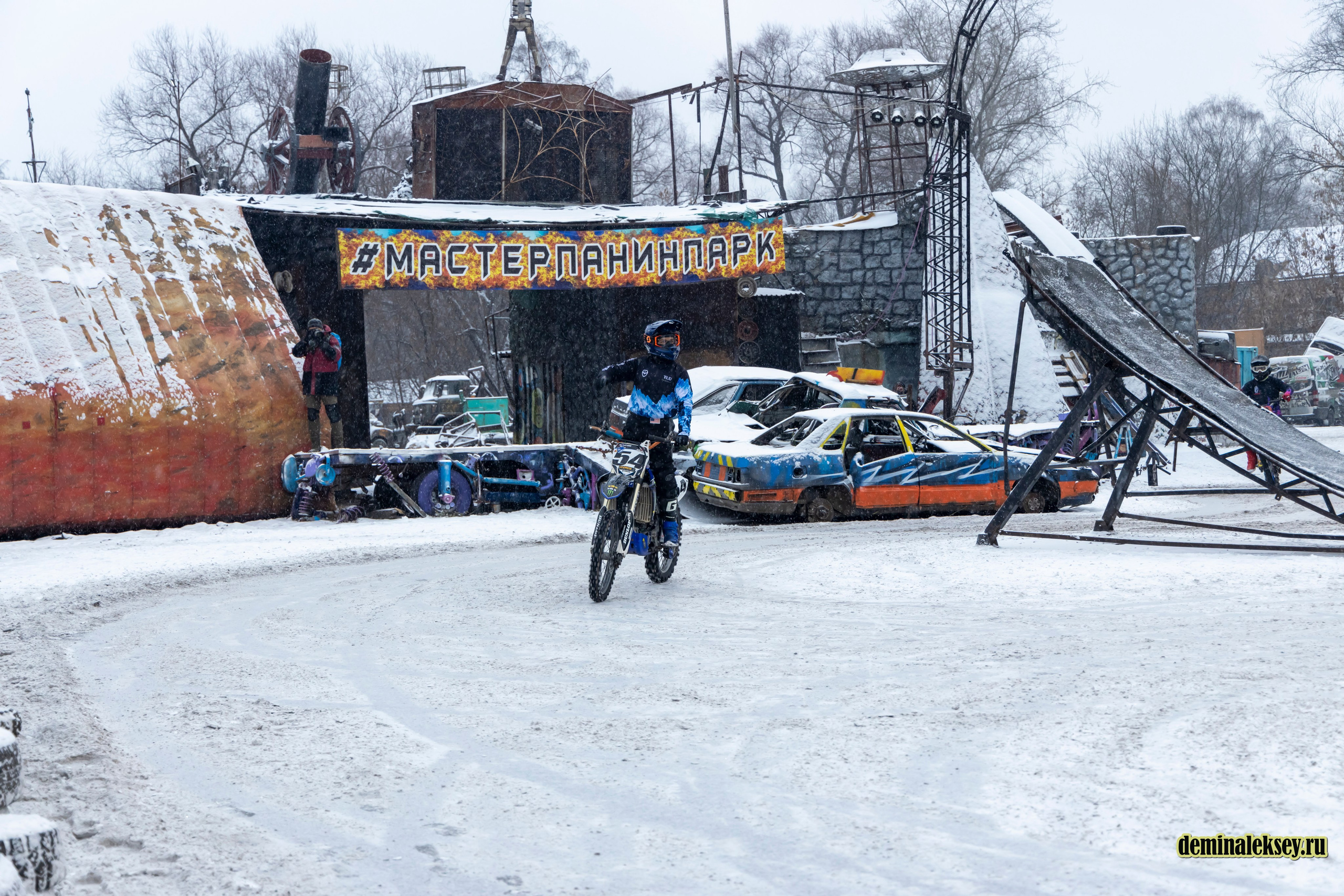 Танки против Монстр-Траков. Репортажный, семейный и студийный фотограф в Москве Демин Алексей