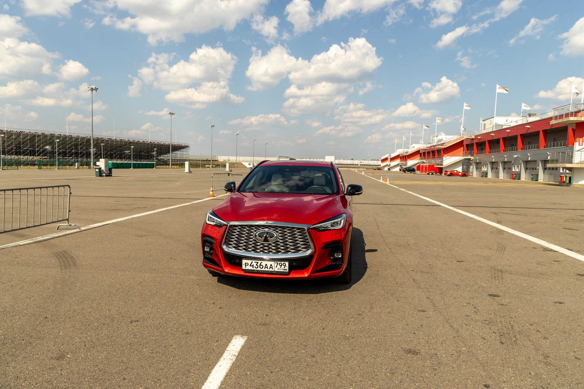 Infiniti QX55. Репортажный, семейный и студийный фотограф в Москве Демин Алексей