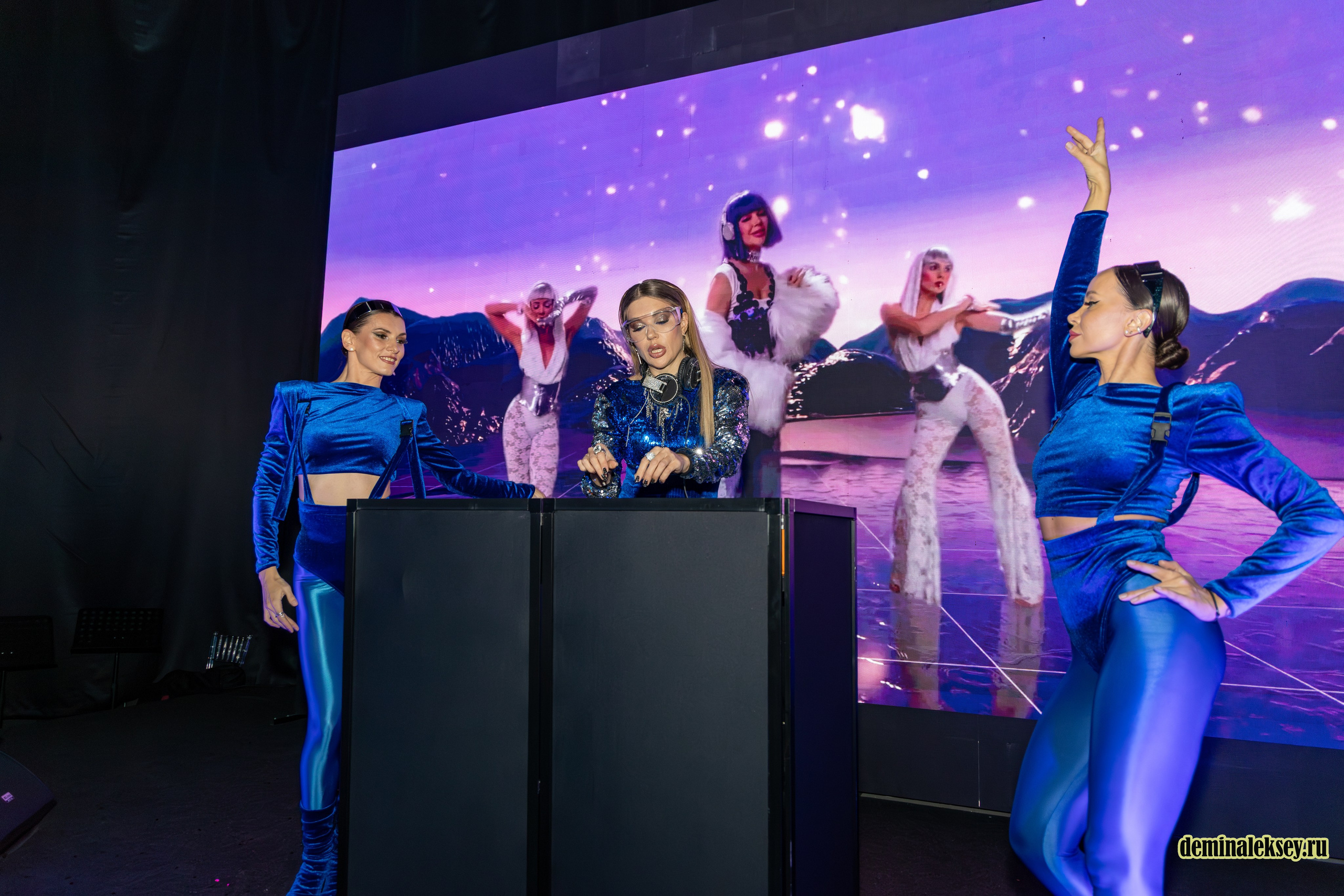 Презентация тура Мити Фомина — Артист. Репортажный, семейный и студийный фотограф в Москве Демин Алексей