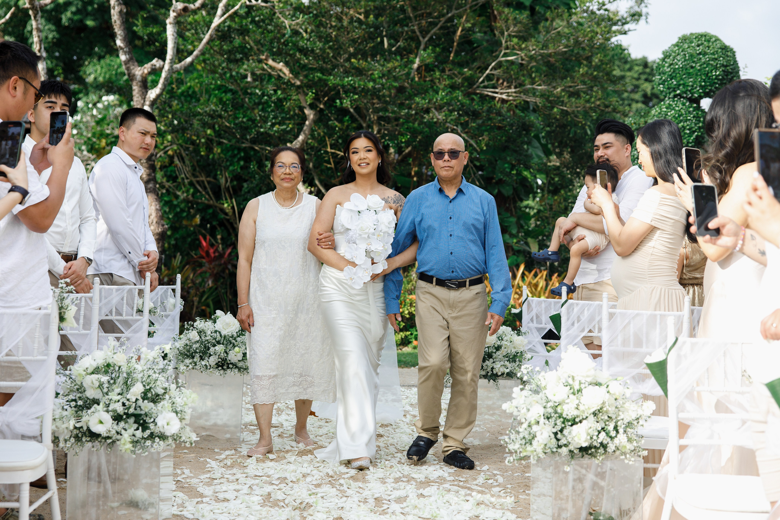 Wedding in Phuket at the Thavorn Hotel. Photographer in Phuket. Photographer Thailand