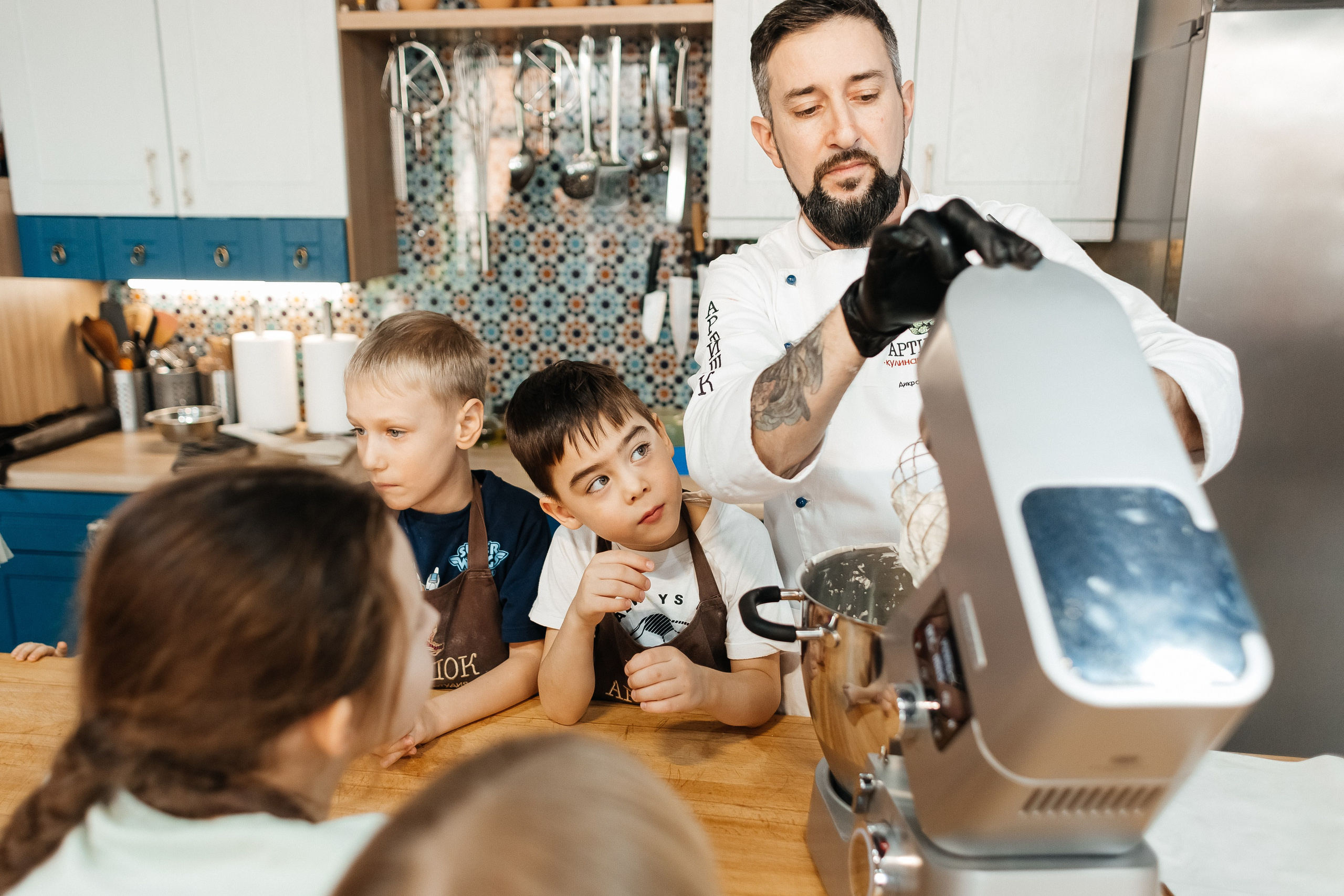 Детский мастер-класс в «АРТиШОК». Фотограф Кемерово | Сергей