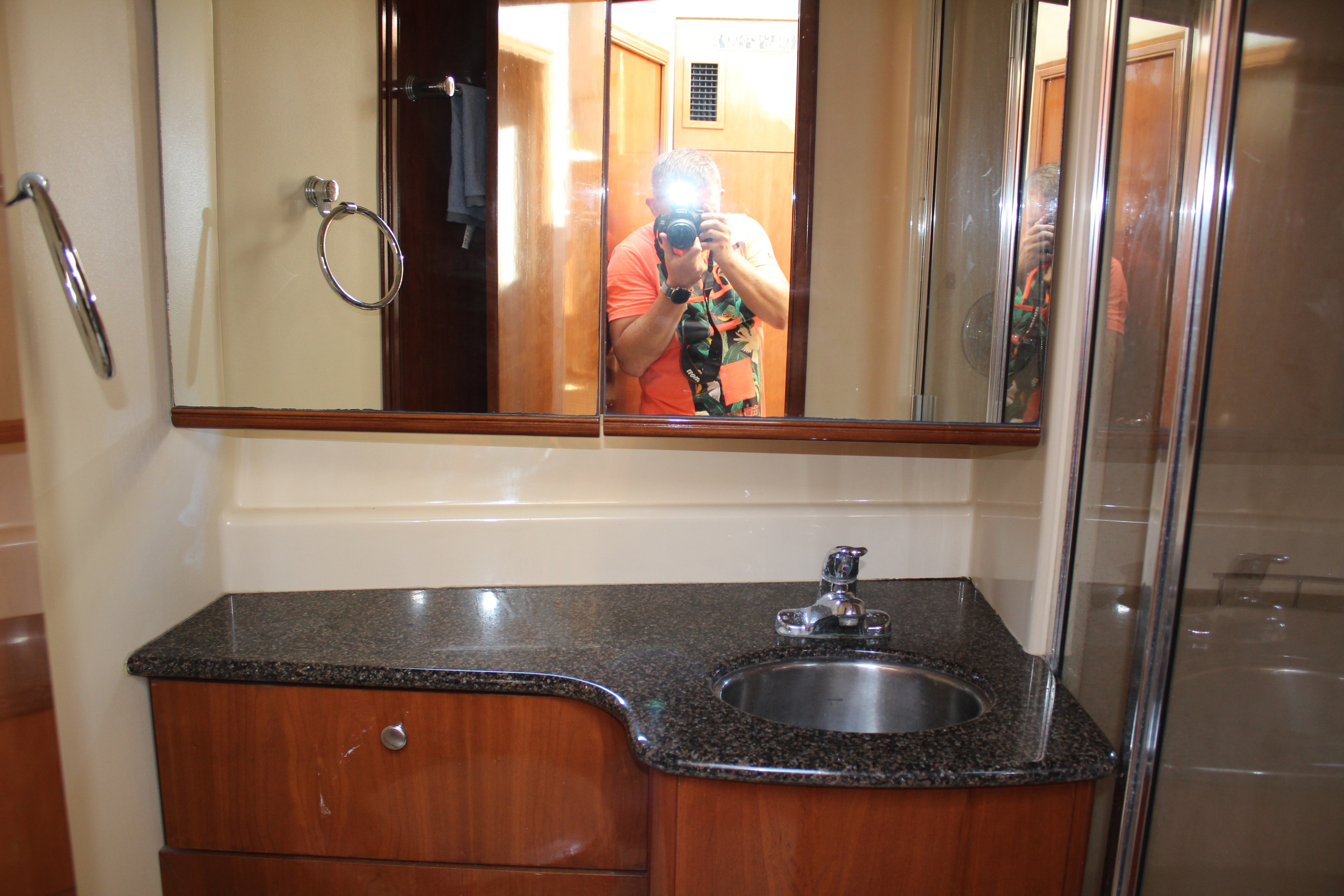 Яхта Меридиан Аренда Яхты в Сочи Яхтанаморе YACHTNAMORE YACHTANAMORE