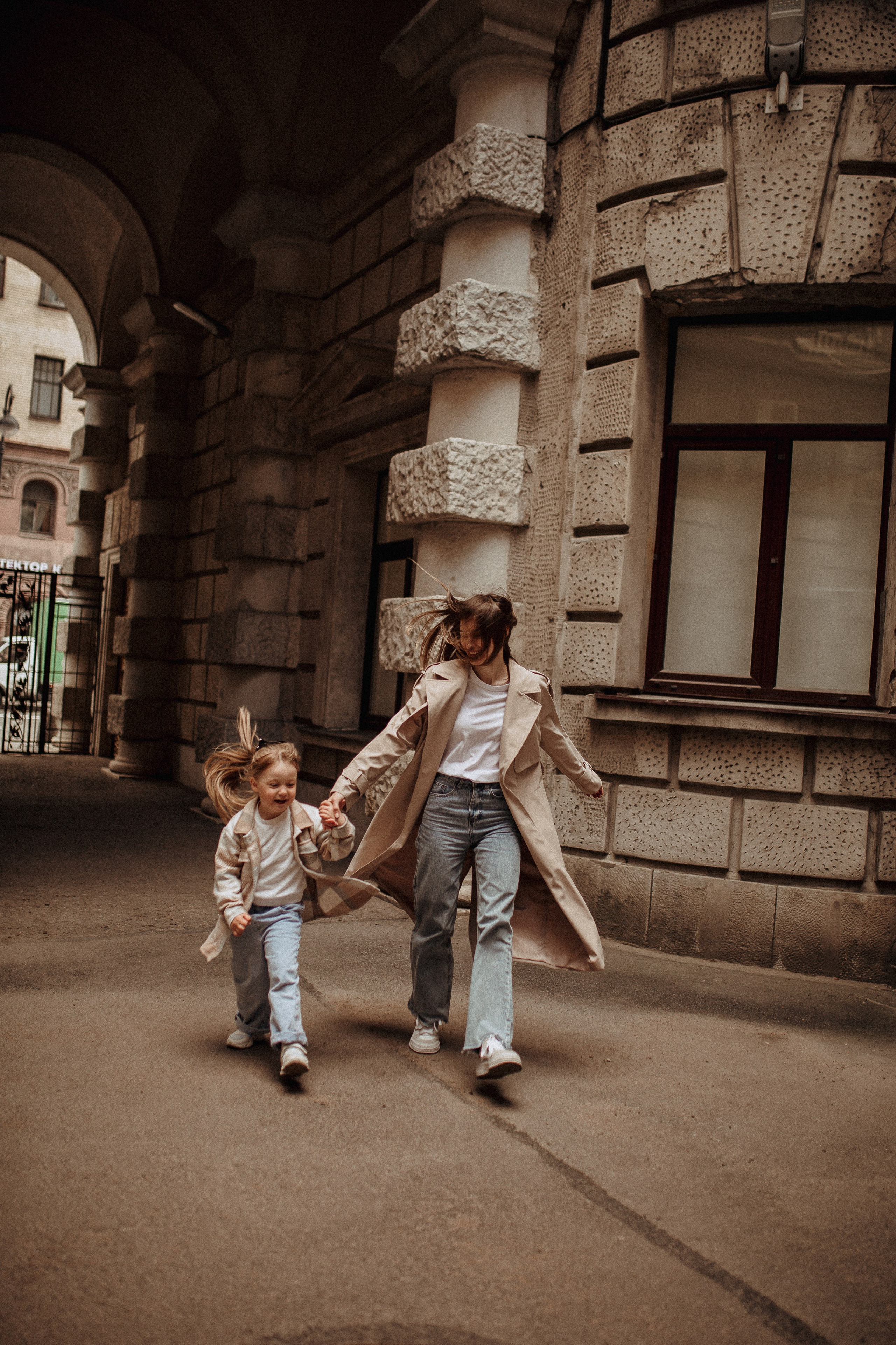 Елена и Алёна Петроградская сторона. Семейный и Свадебный фотограф в Санкт-Петербурге Плохая Екатерина