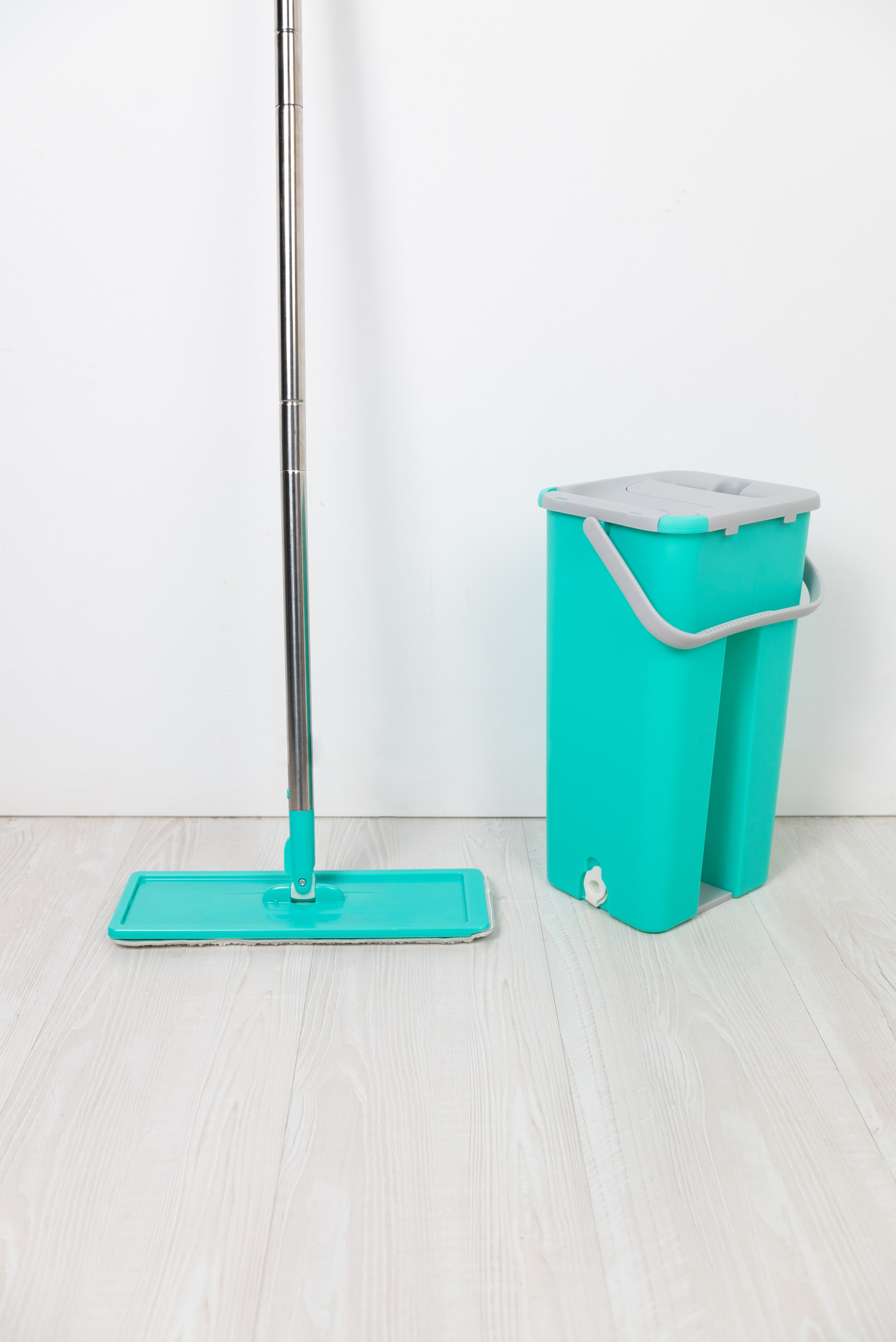 Швабры (съемка для маркетплейсов). Фотограф Москва Настя Профотовна. Репортажные, свадебные и контент фотосессии