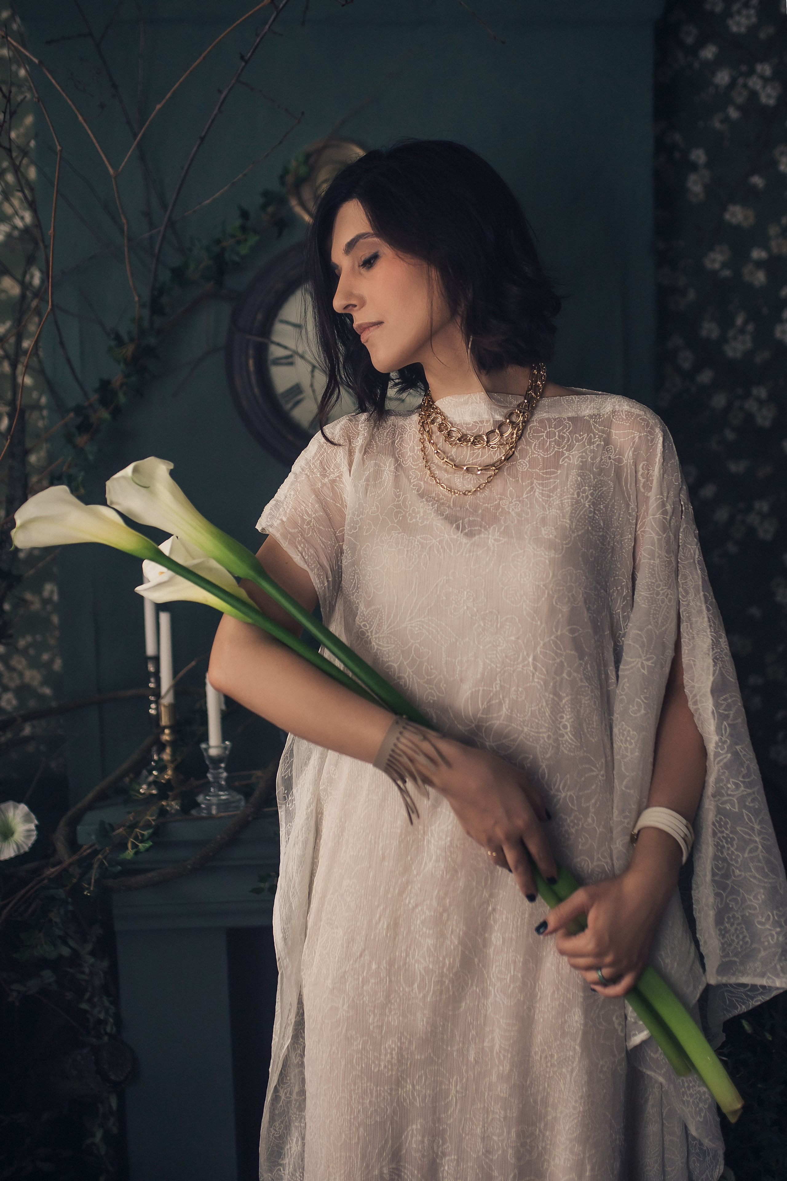 Ольга в комнате с роялем. Фотограф в Москве Наталья Спиридонова