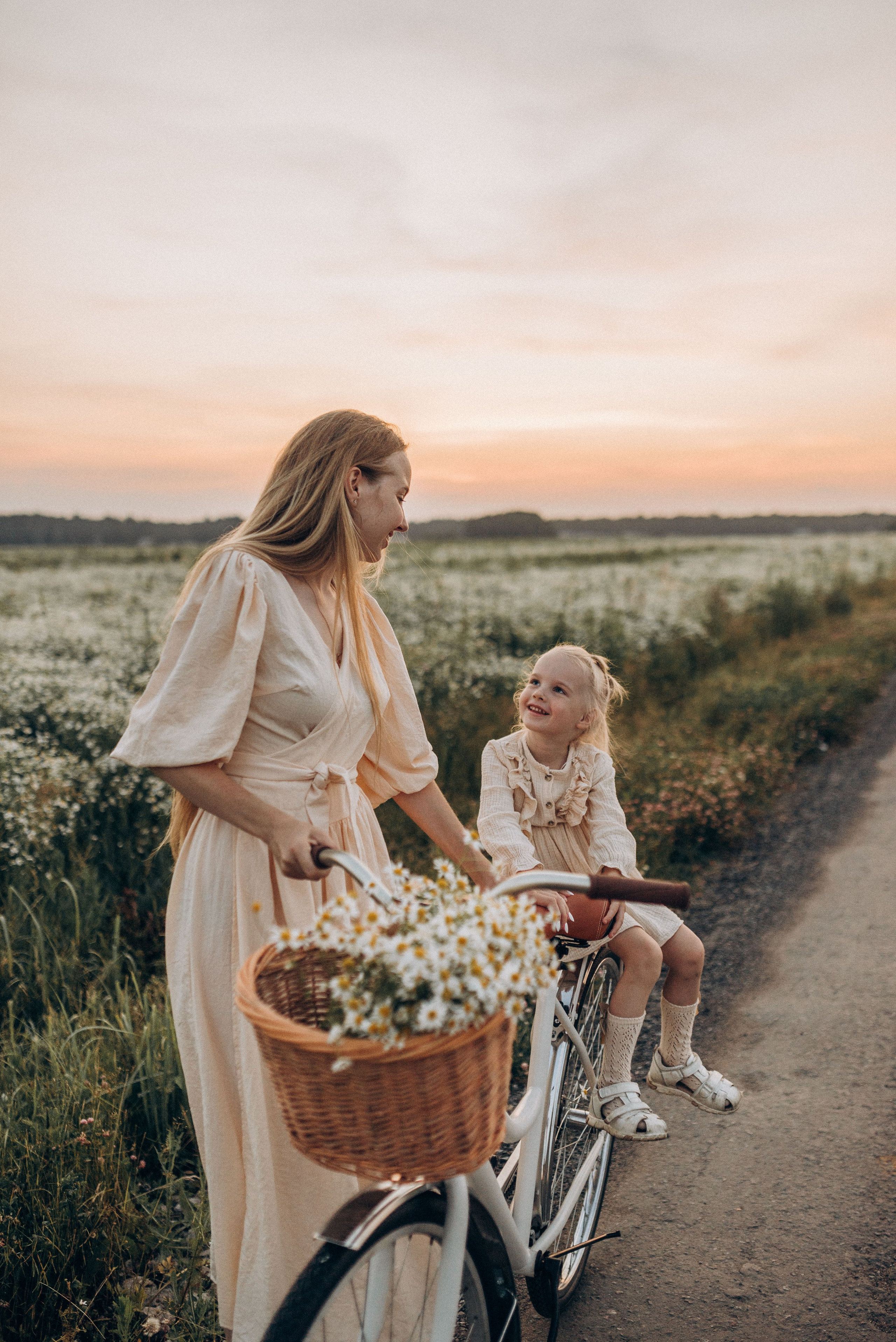 Закат в ромашках. Семейный фотограф в Домодедово и Москве Елена Пичугина