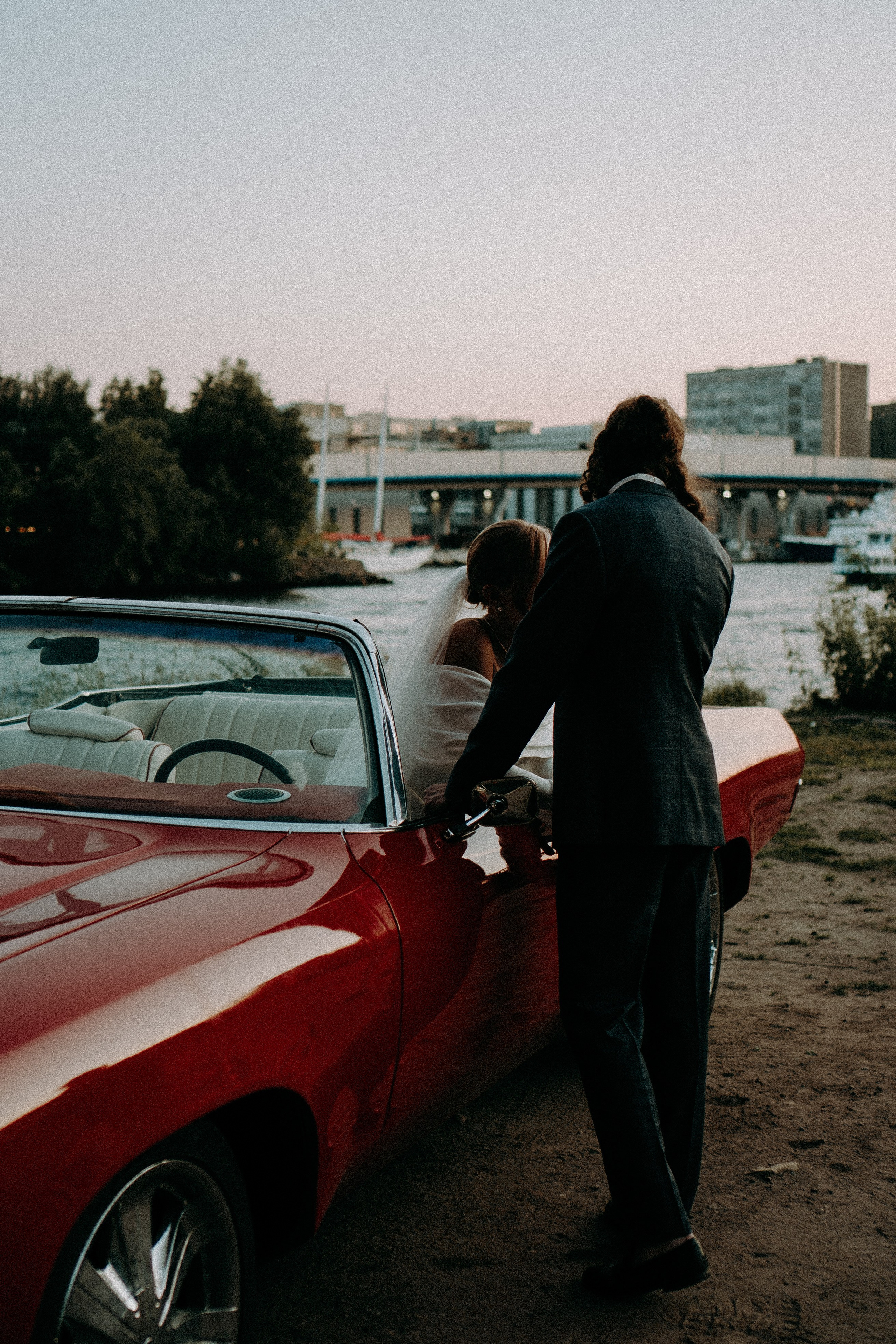 СВАДЕБНАЯ СЬЕМКА ВОЗЛЕ МСОТА БЕТАНКУРА НА КАБРИОЛЕТЕ. Профессиональный фотограф, Санкт-Петербург — Виктория Богомолова