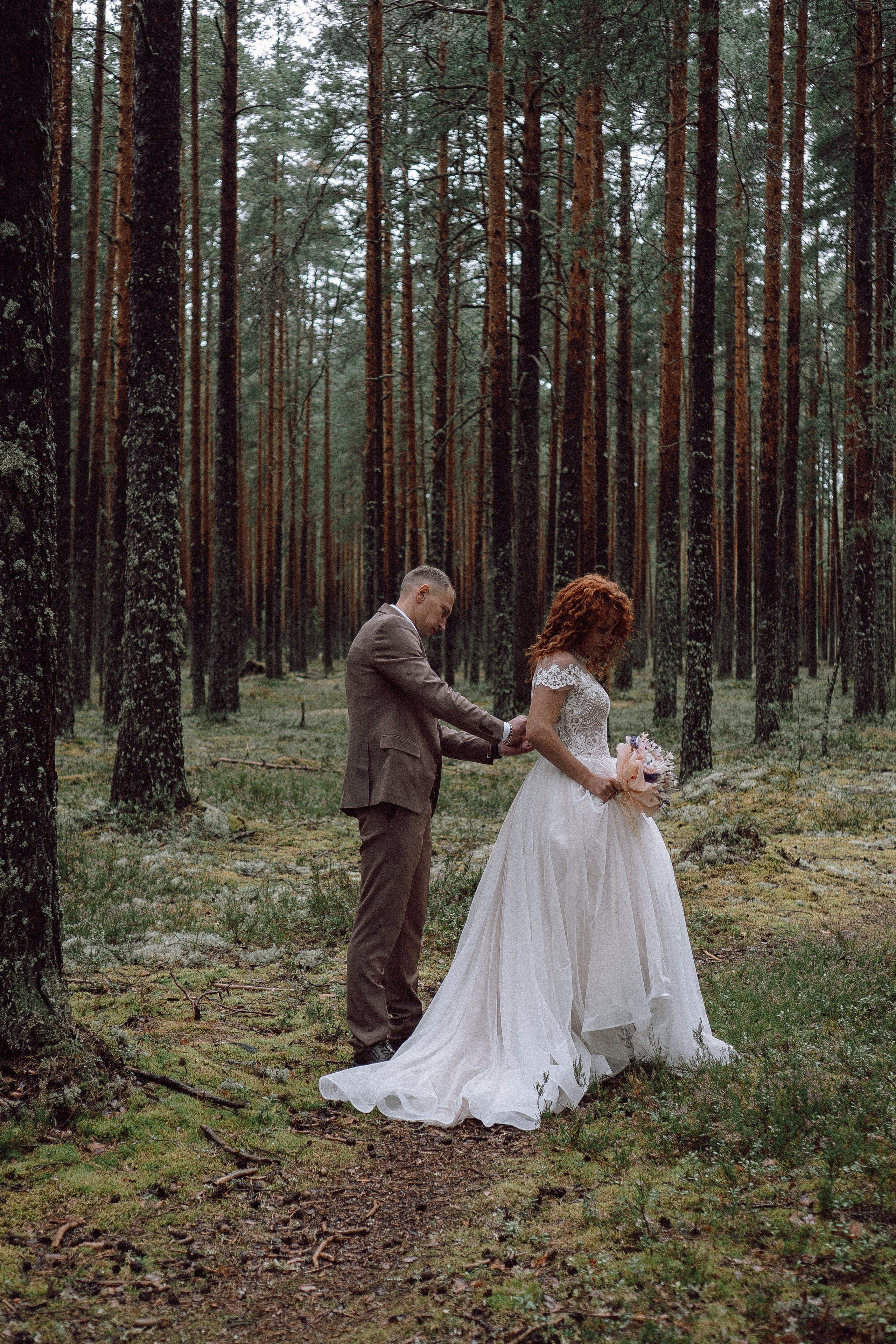 СВАДЕБНАЯ ФОТОСЕССИИЯ ПАРЫ В ГОРОДЕ ПРИОЗЕРСК В СОСНОВОМ ЛЕСУ И С ПИКАПОМ. Профессиональный фотограф, Санкт-Петербург — Виктория Богомолова