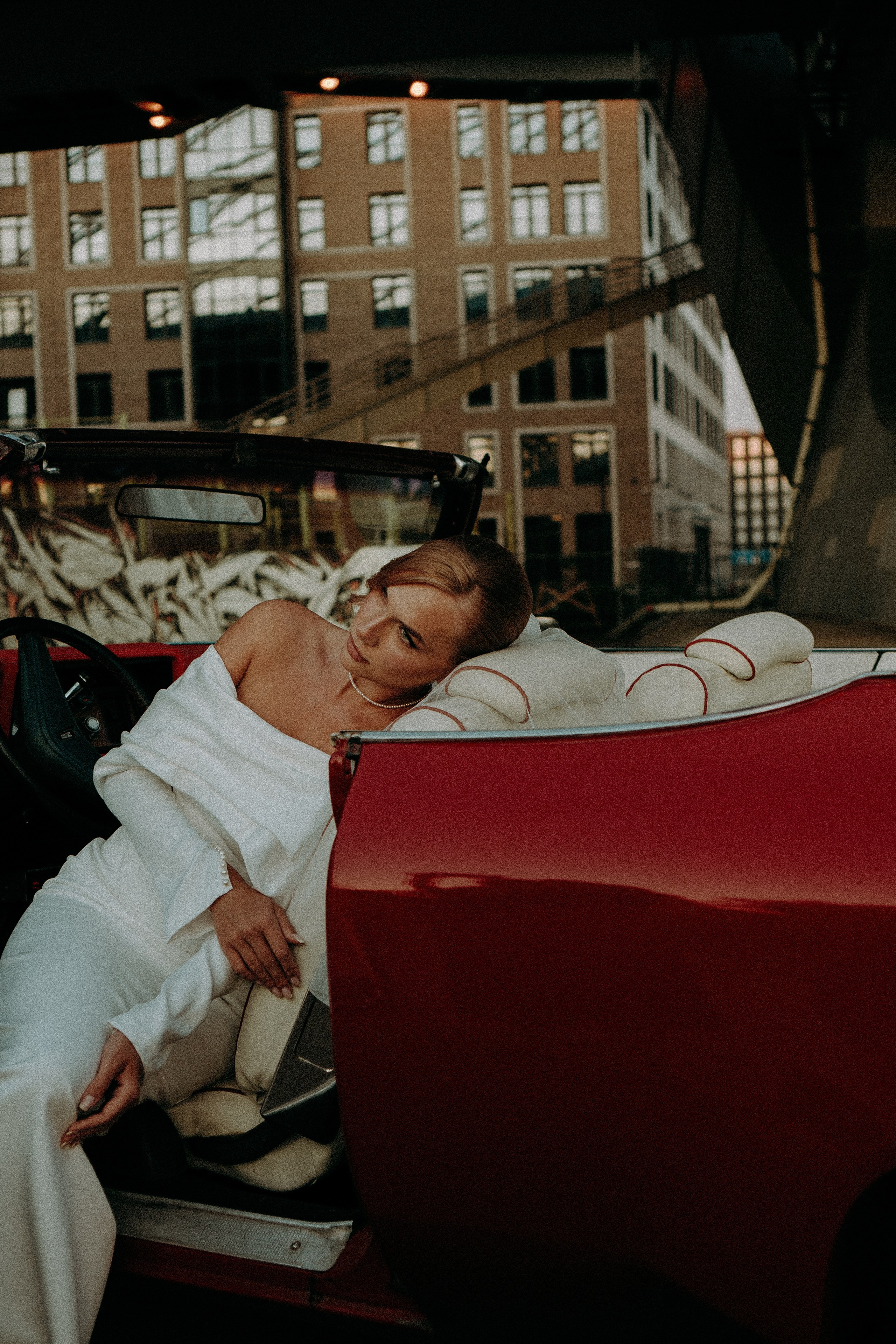 СВАДЕБНАЯ СЬЕМКА ВОЗЛЕ МСОТА БЕТАНКУРА НА КАБРИОЛЕТЕ. Профессиональный фотограф, Санкт-Петербург — Виктория Богомолова