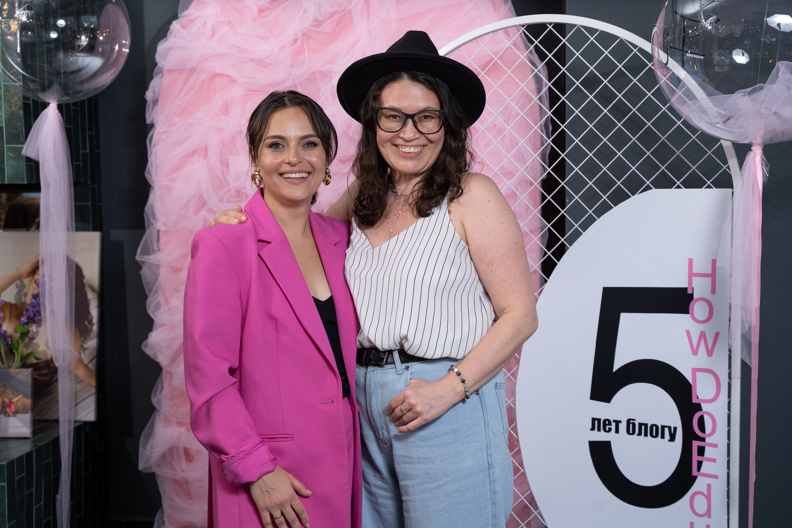 День рождения блога HowDoEdu. Свадебный и семейный фотограф в Екатеринбурге Анна Месяцева