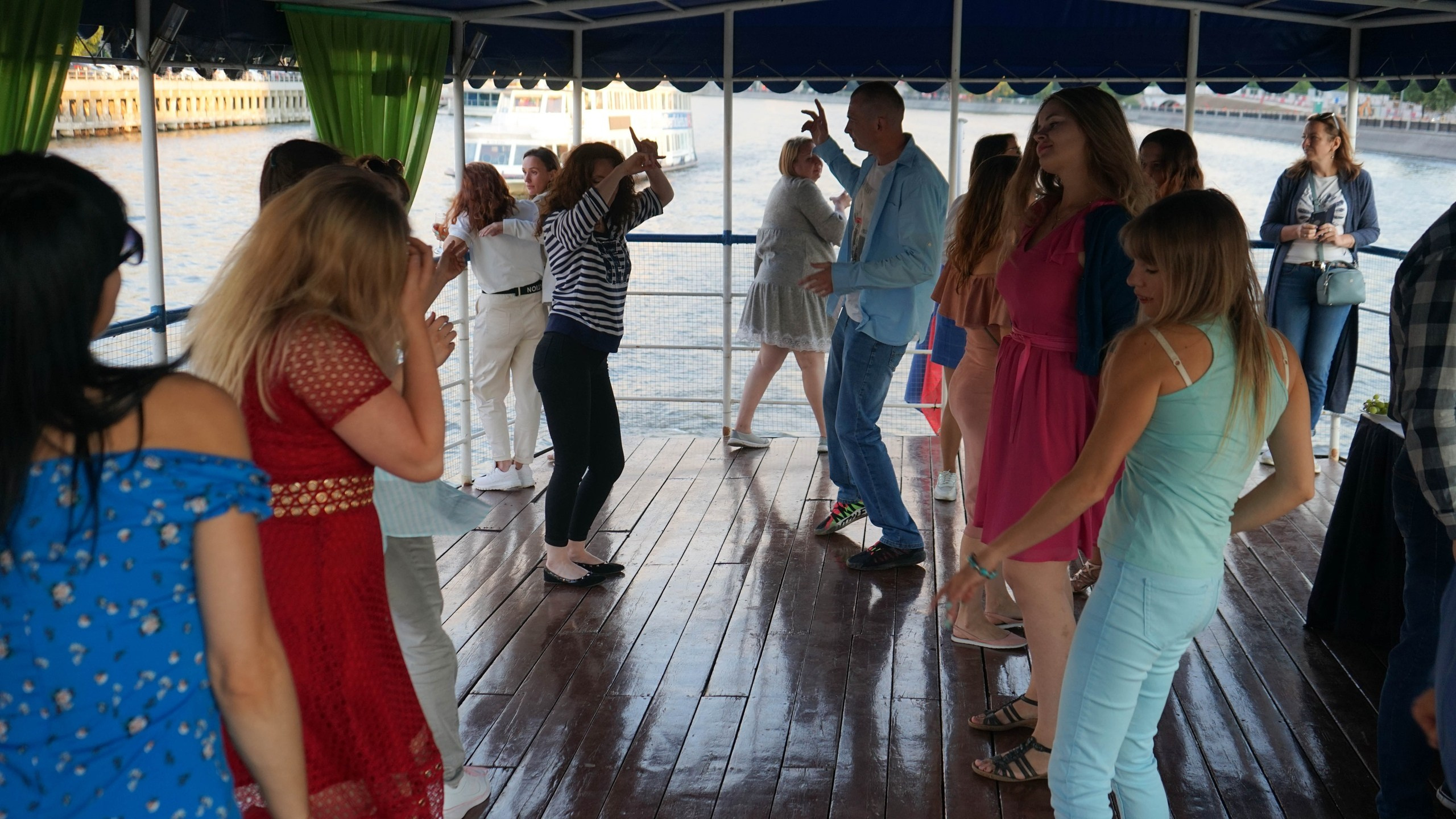 Танцы на воде | 24.07.21. Галерея Фантим