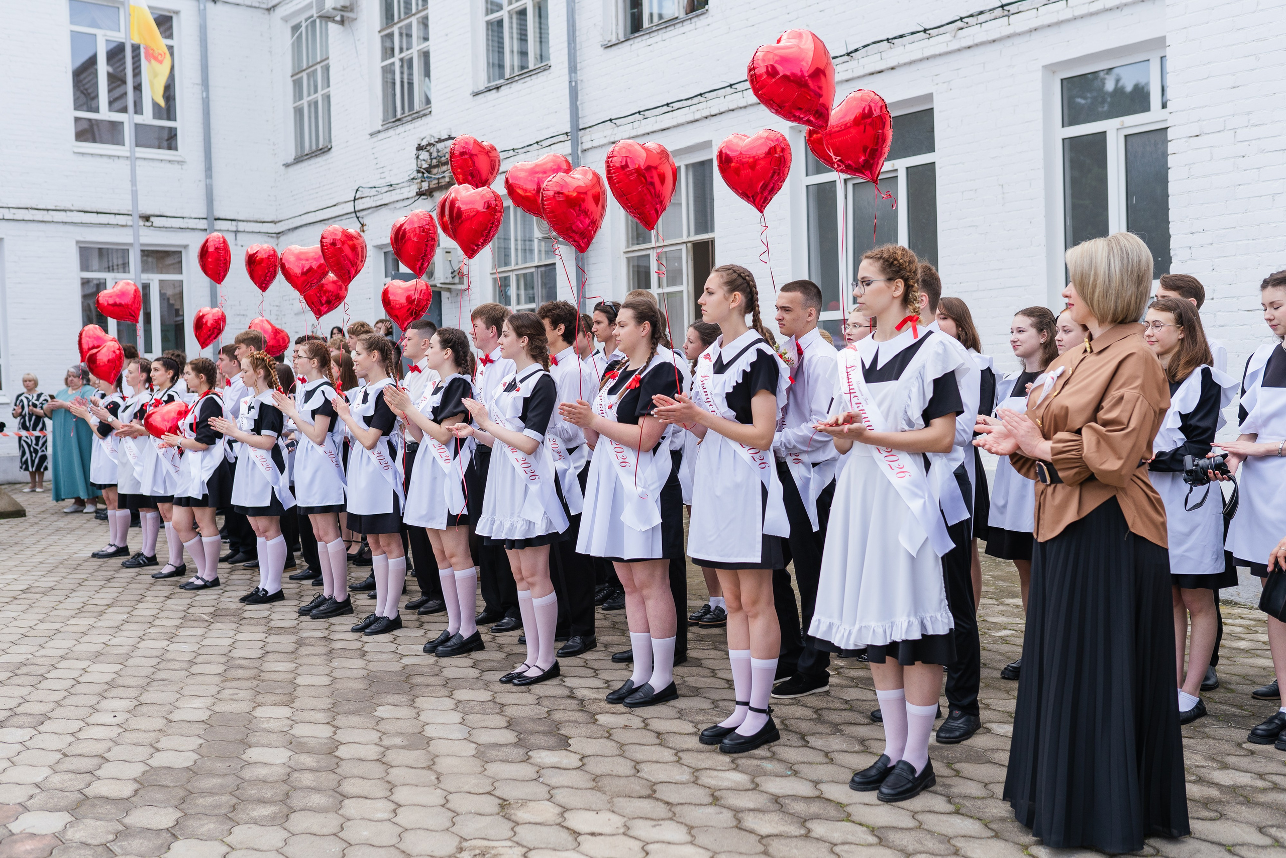 Последний звонок (Школа 75). Выпускные альбомы «Поколение» в городе Краснодар