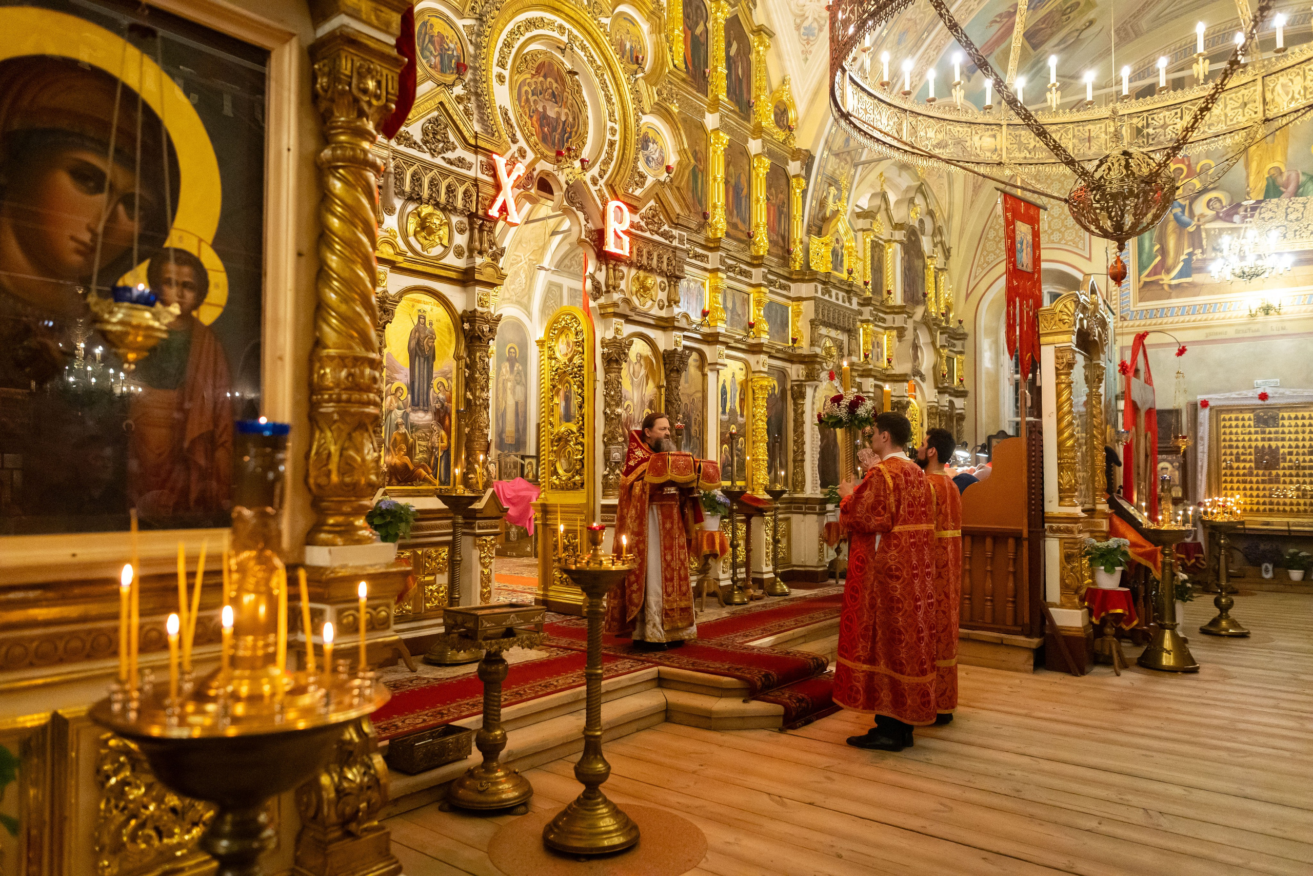 Пасха Воскресенский храм с Ашитково. Семейный и детский фотограф Анна Петракова