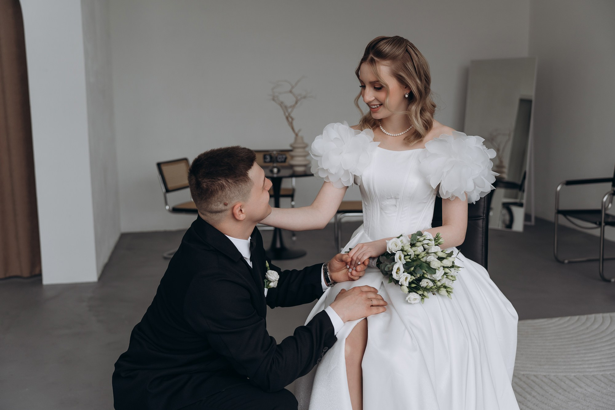 Свадебная фотосессия в студии. Свадебный и репортажный фотограф в Ярославле Евгений Сальников