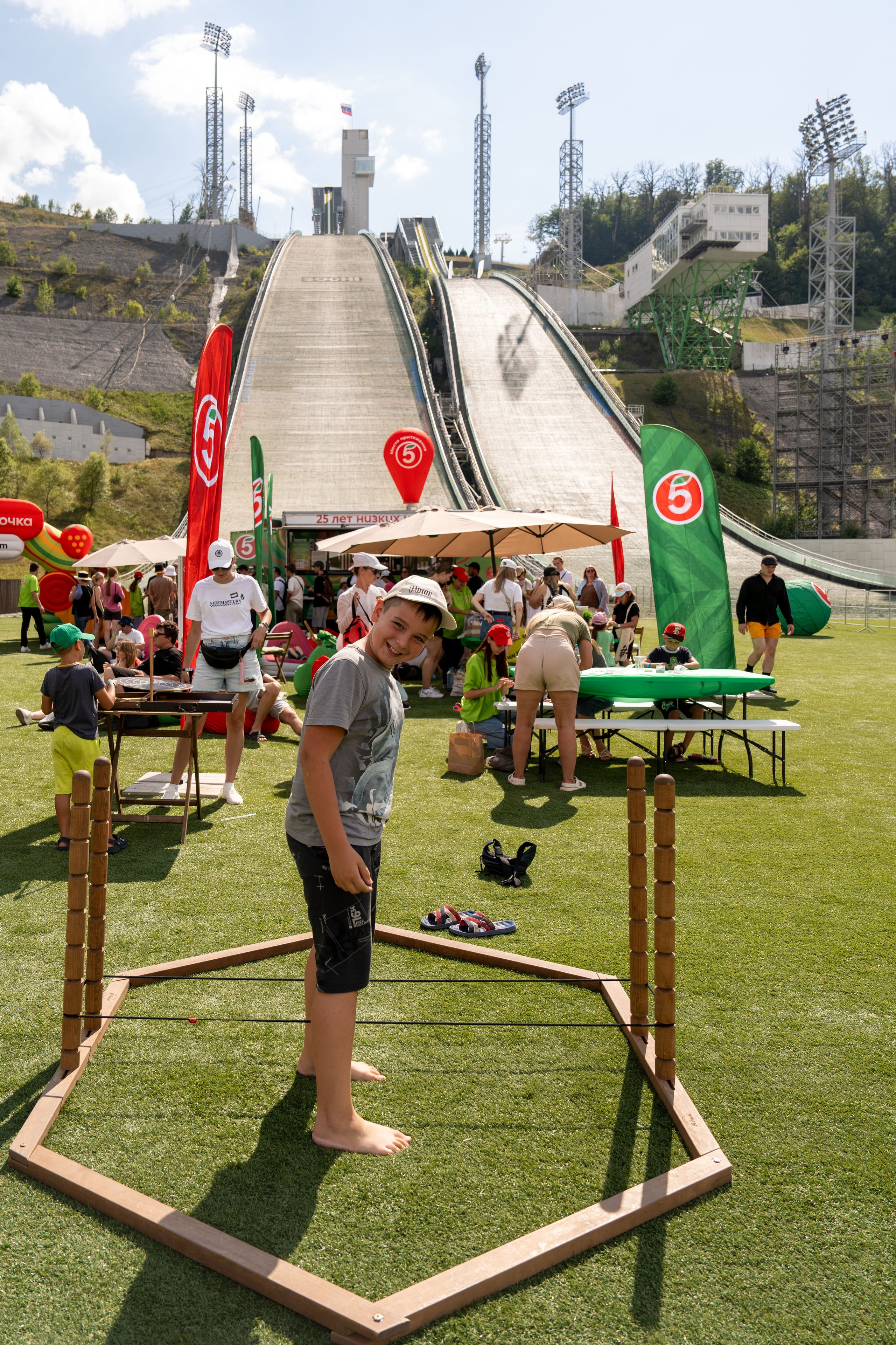 Фотоотчет партнеской интеграции для сети «Пятерочка» на фестивале «Grounded». Репортажный фотограф в Красной Поляне и Сочи Павлюченко Екатерина
