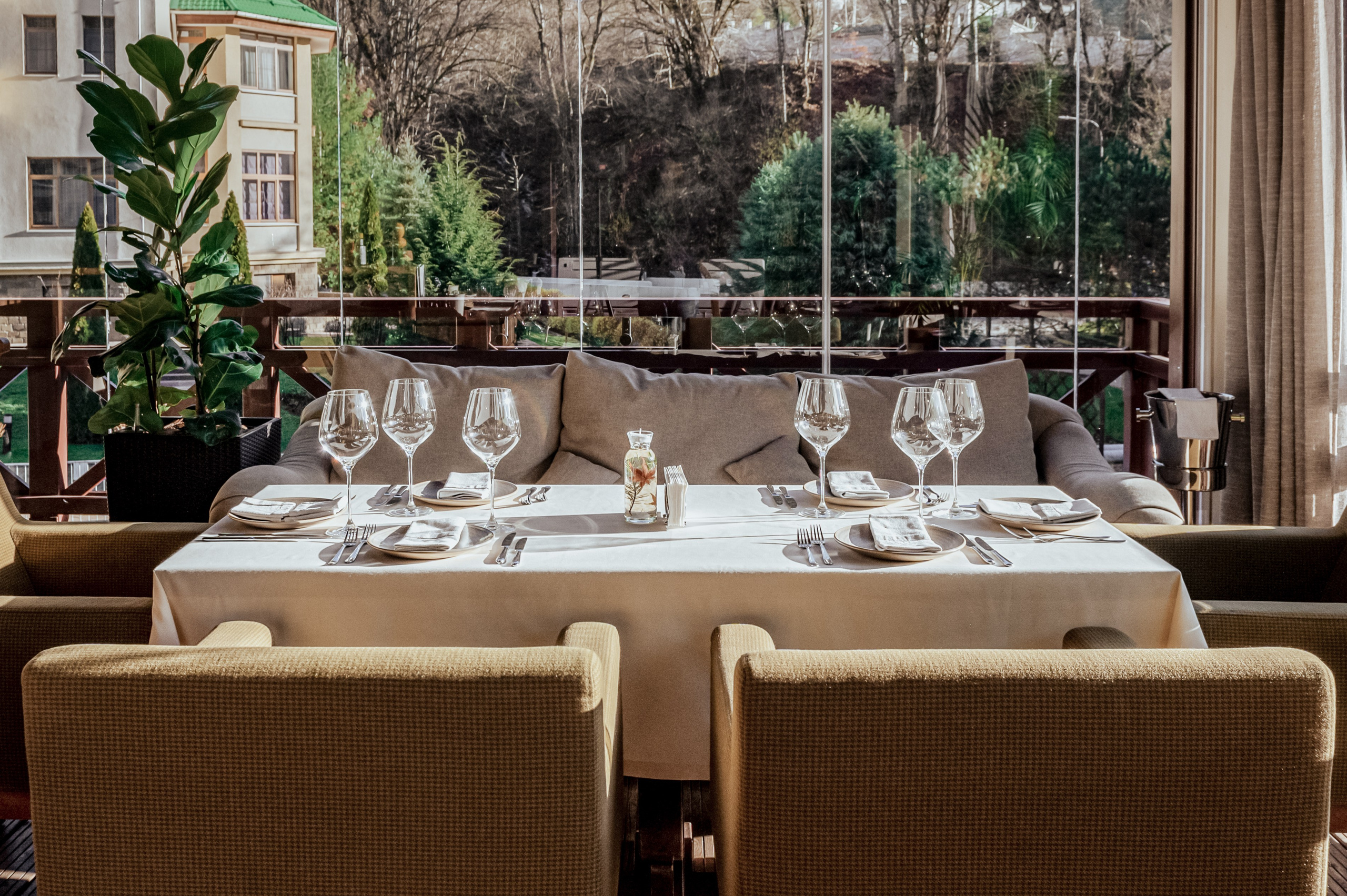 Ресторан «Черная Лисичка» на курорте Газпром Поляна. Репортажный фотограф в Красной Поляне и Сочи Павлюченко Екатерина