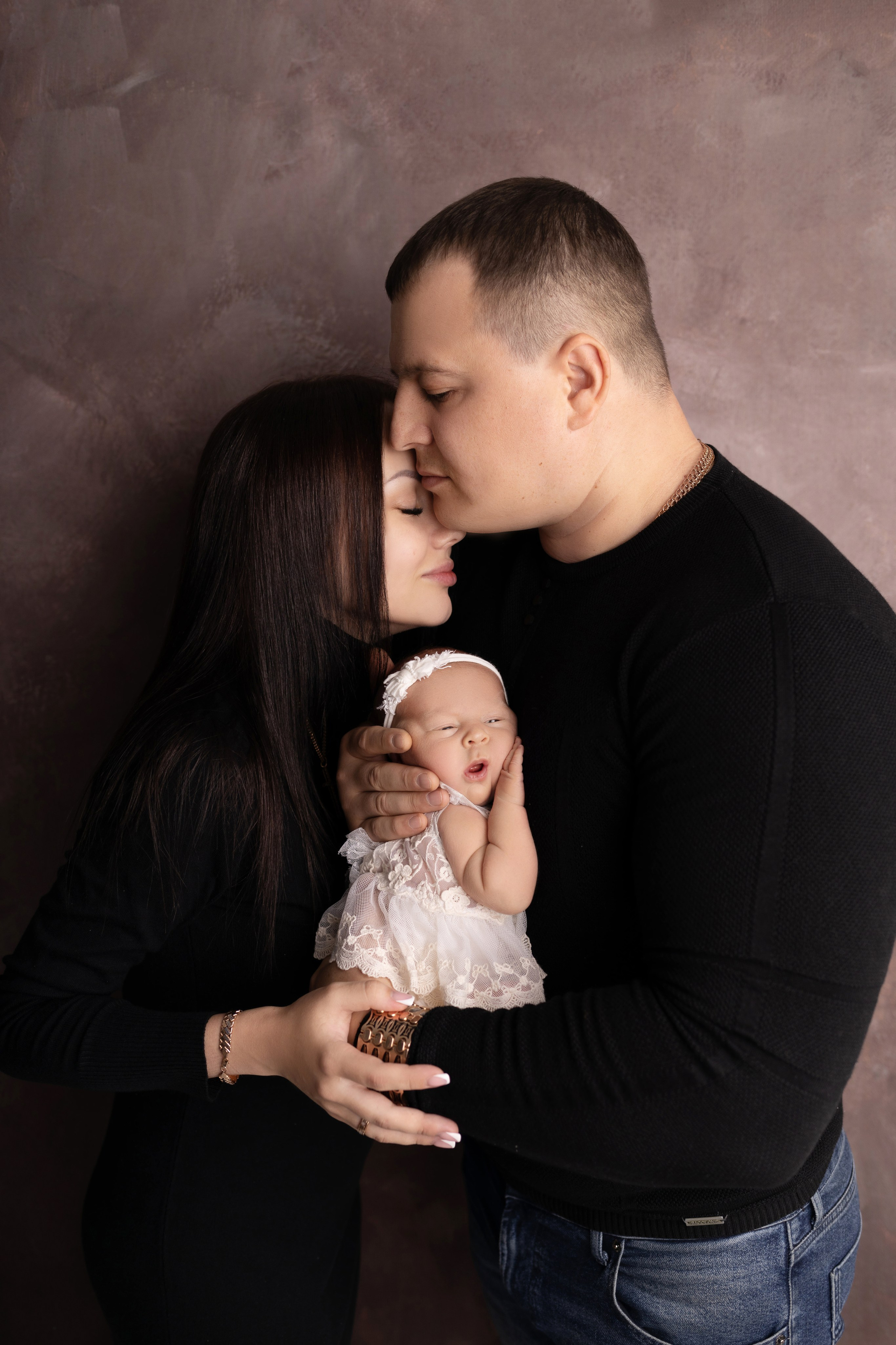 Семейные кадры от Elvira Kamaeva. Фотограф новорожденных малышей в Омске и Омской области Эльвира Камаева