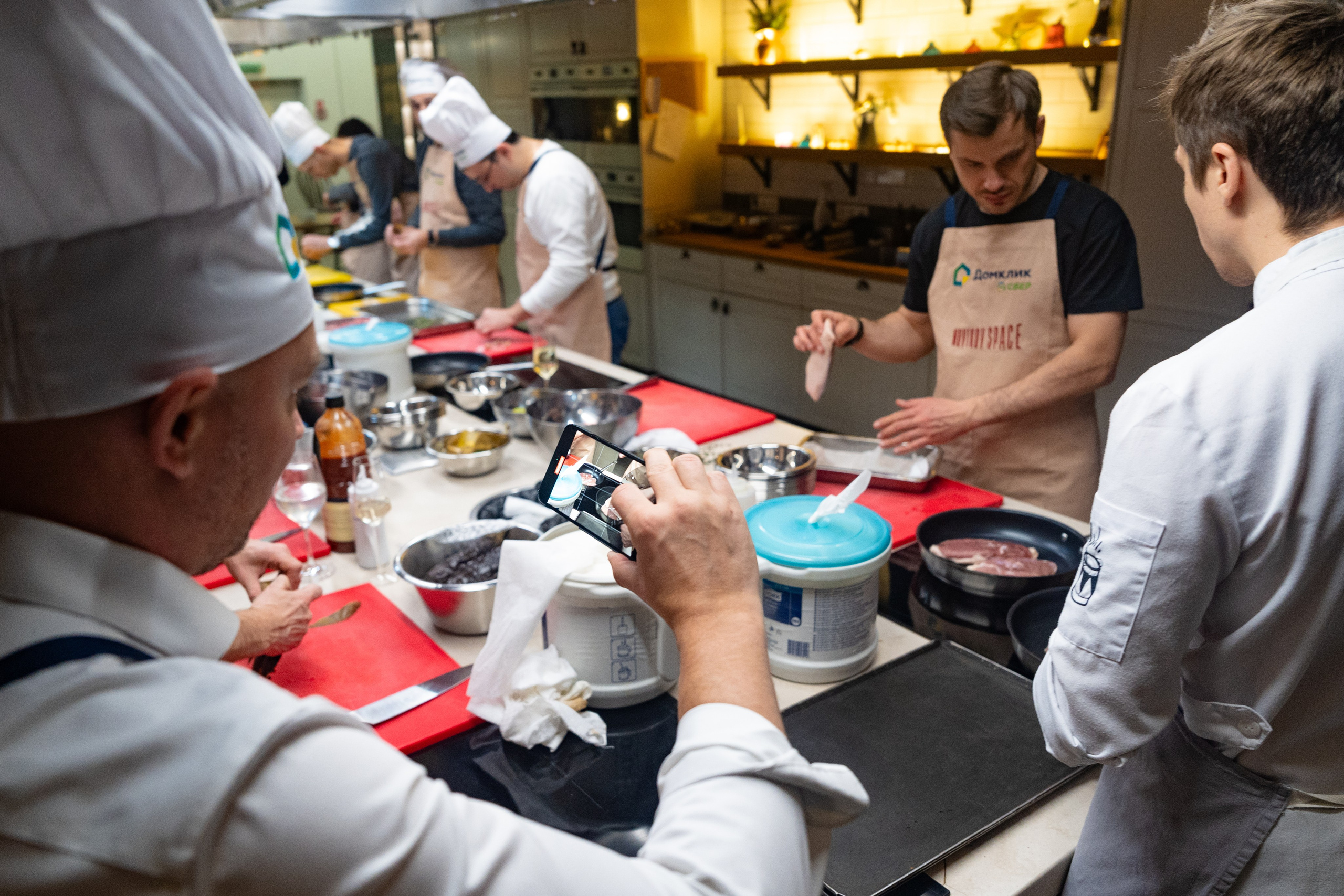 NOVIKOV SCHOOL — Умами зал. Фотограф Никита Комаров