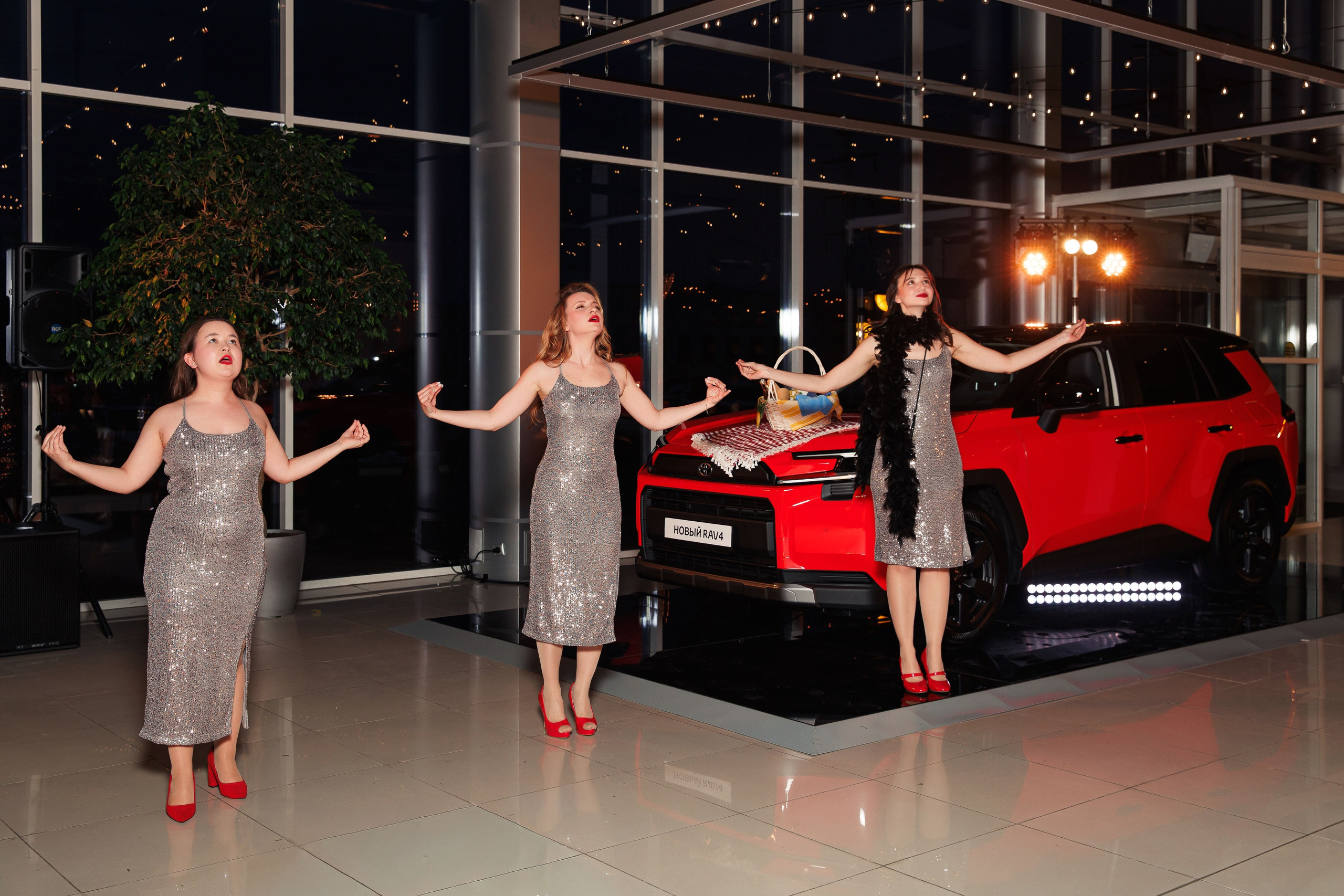 Презентация новой Toyota RAV4. Репортажный и свадебный фотограф в Уфе Павел Кожевников