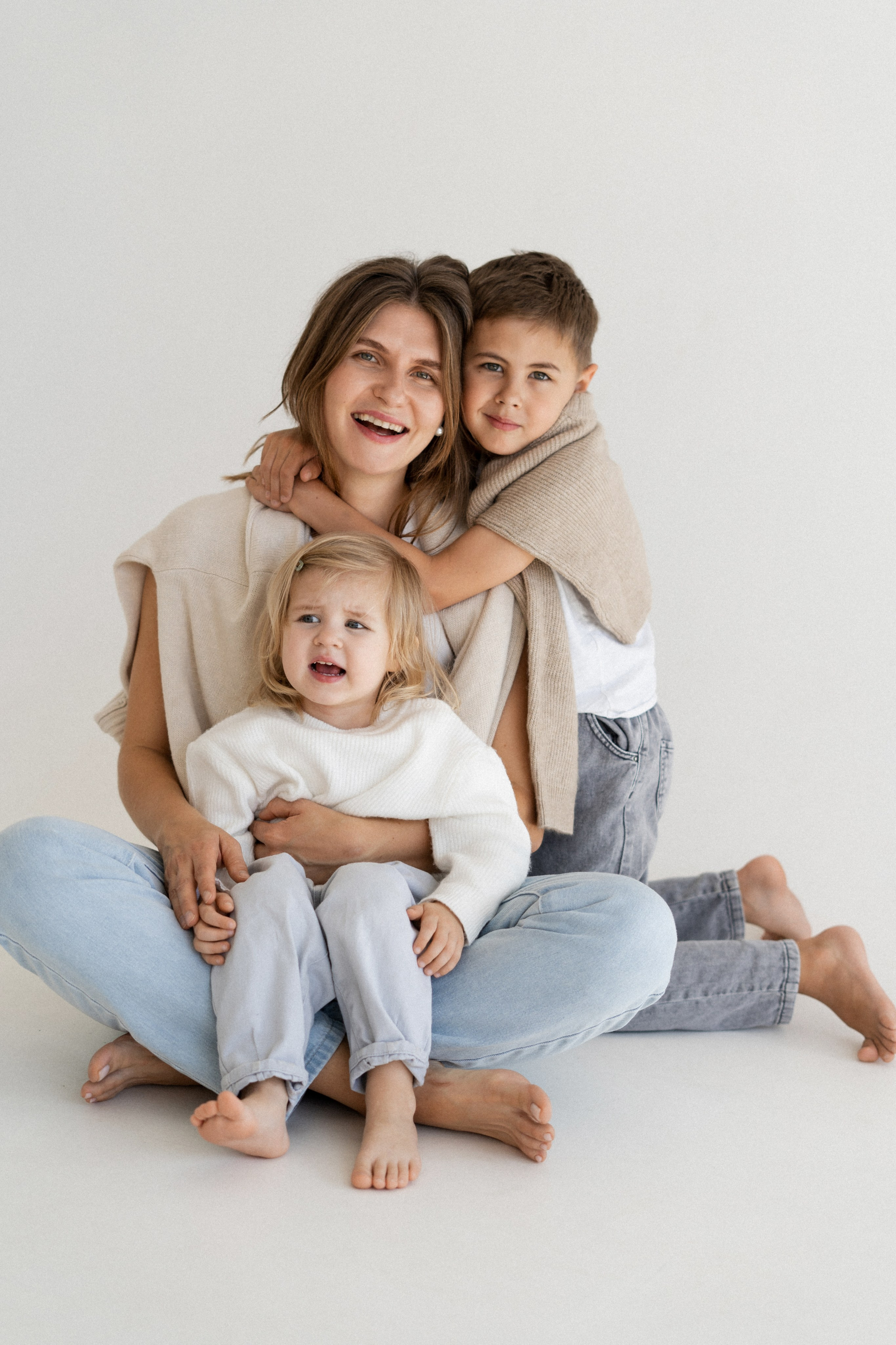 Оля, Артемий, Вера. Главная