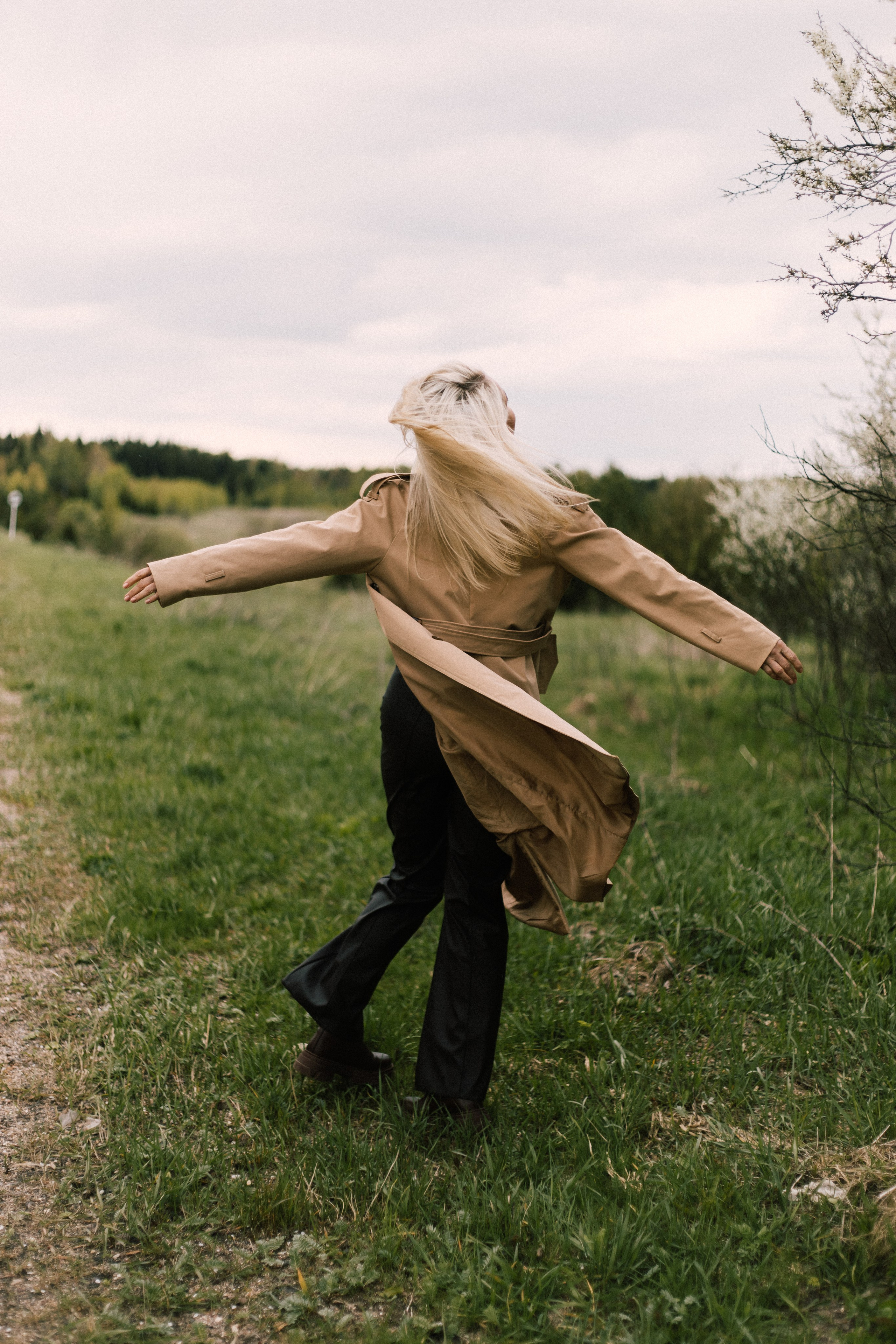 Прогулка в вишневом саду. Портретный фотограф в Иванове Ольга Гуральник