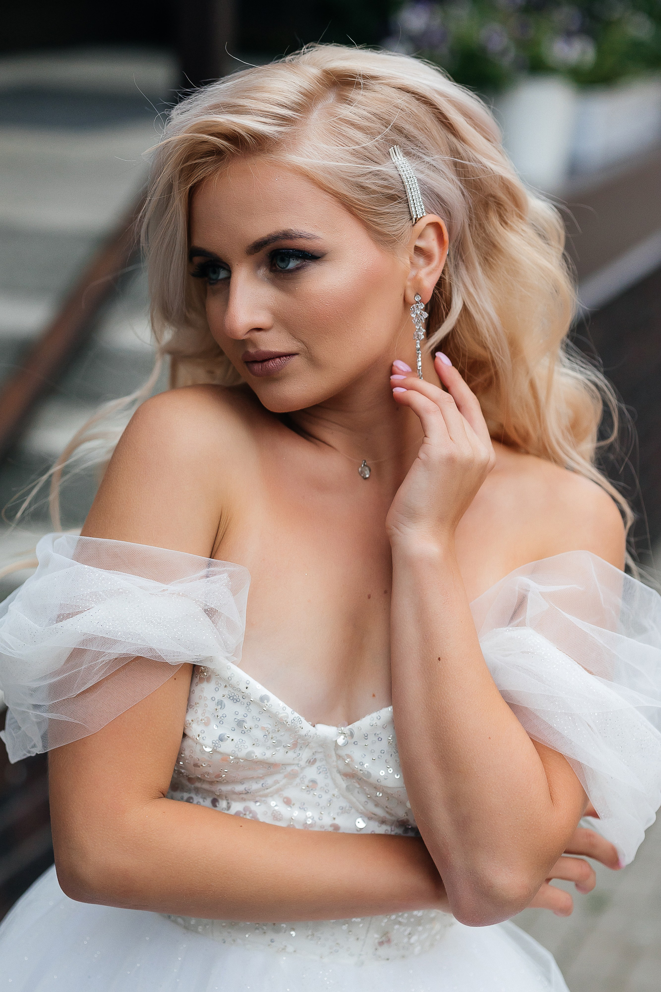 Стильная фотосессия пары в интерьерах ресторана. Олег Сверчков | Свадебный фотограф Вологда