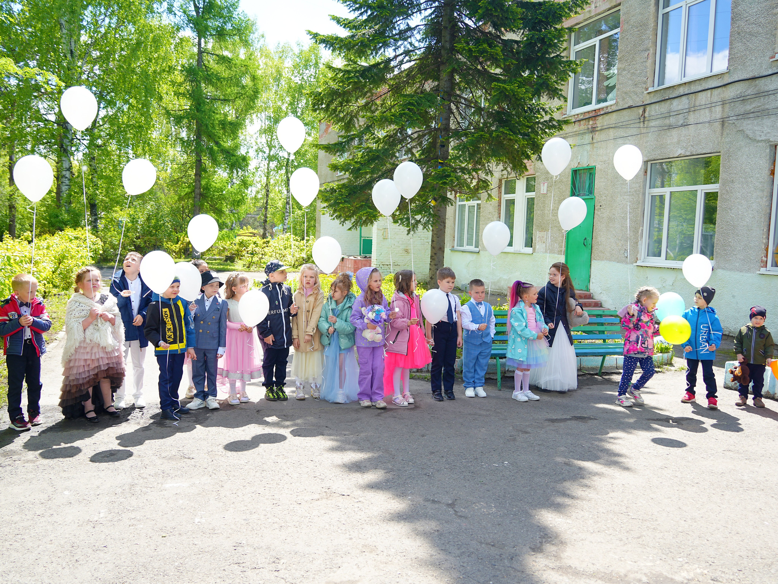 Фотосъемка видеосъёмка фотограф видеооператор новогодних утренников  в. Фотограф, видеооператор Нина Коршунова