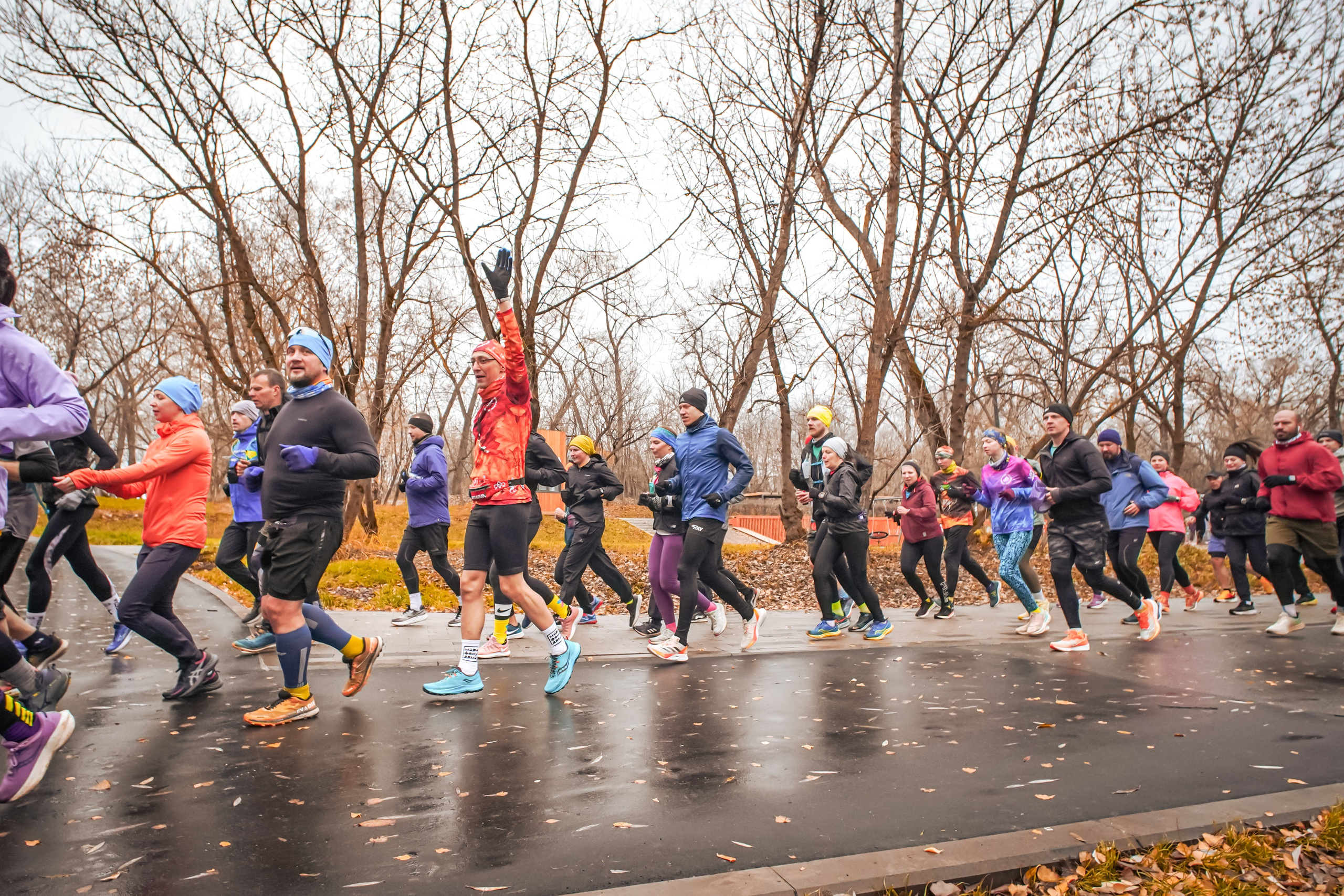 #марафонудома #яuzarun 2024 2-я петля, группа 6:30. Роман Капилюшов. Бег. Фото. Видео. г. Люберцы