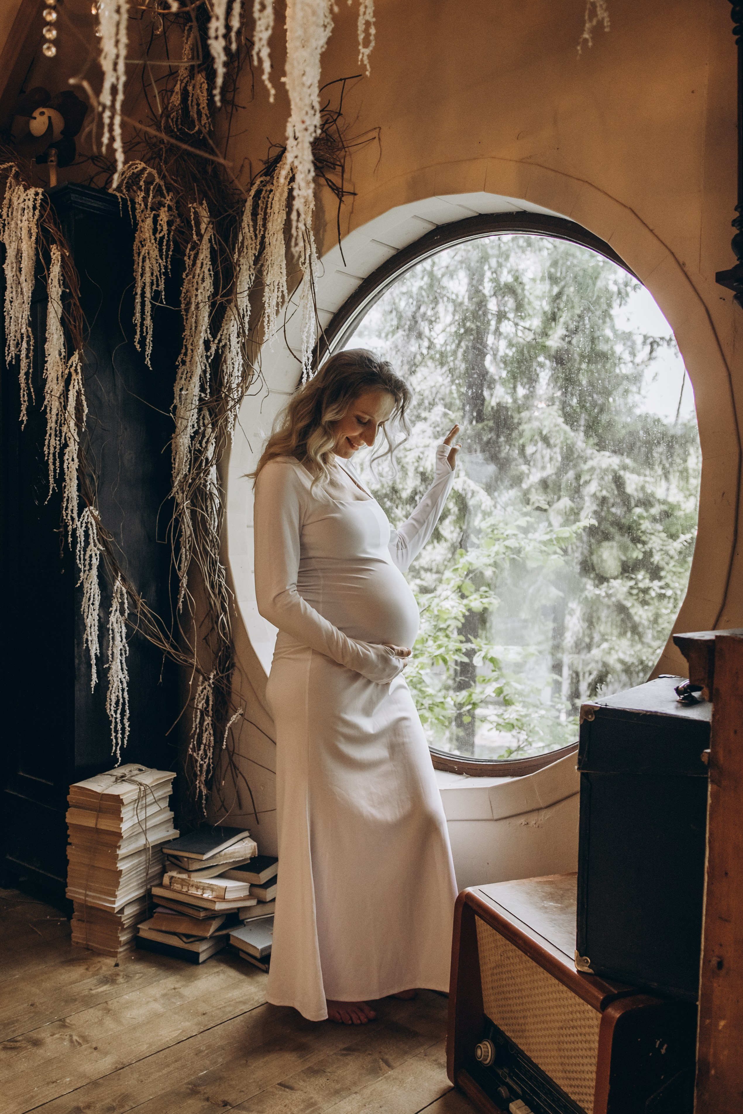 На заброшенном чердаке. Гаврилова Настя семейный фотограф lifestyle в Москве