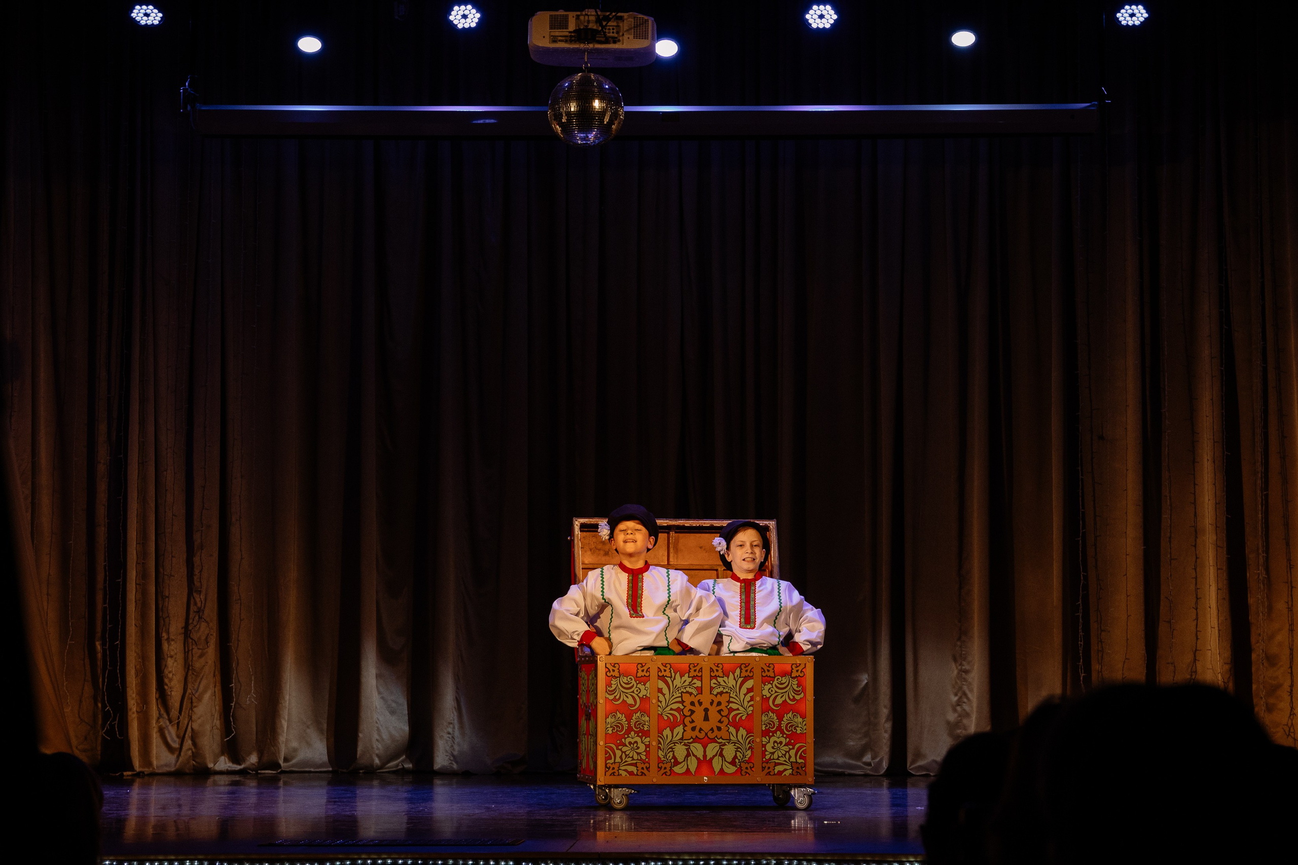 Сибирские узоры ДК Ефремова. Фотограф Юлия Мальцева