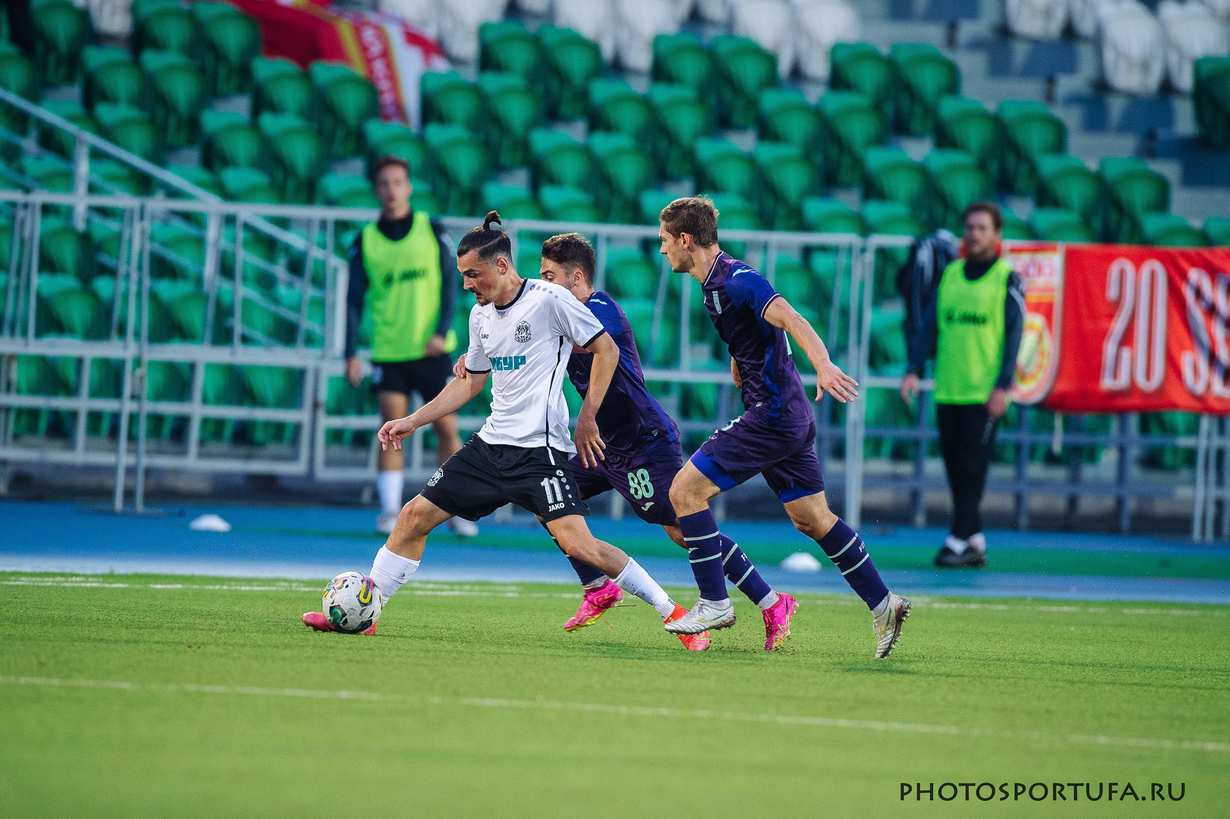 Россия — МЕЛБЕТ — Первая Лига. 4 -й тур «ФК УФА» — ФК «Тюмень». Спортивный фотограф в Уфе Евгений Буров