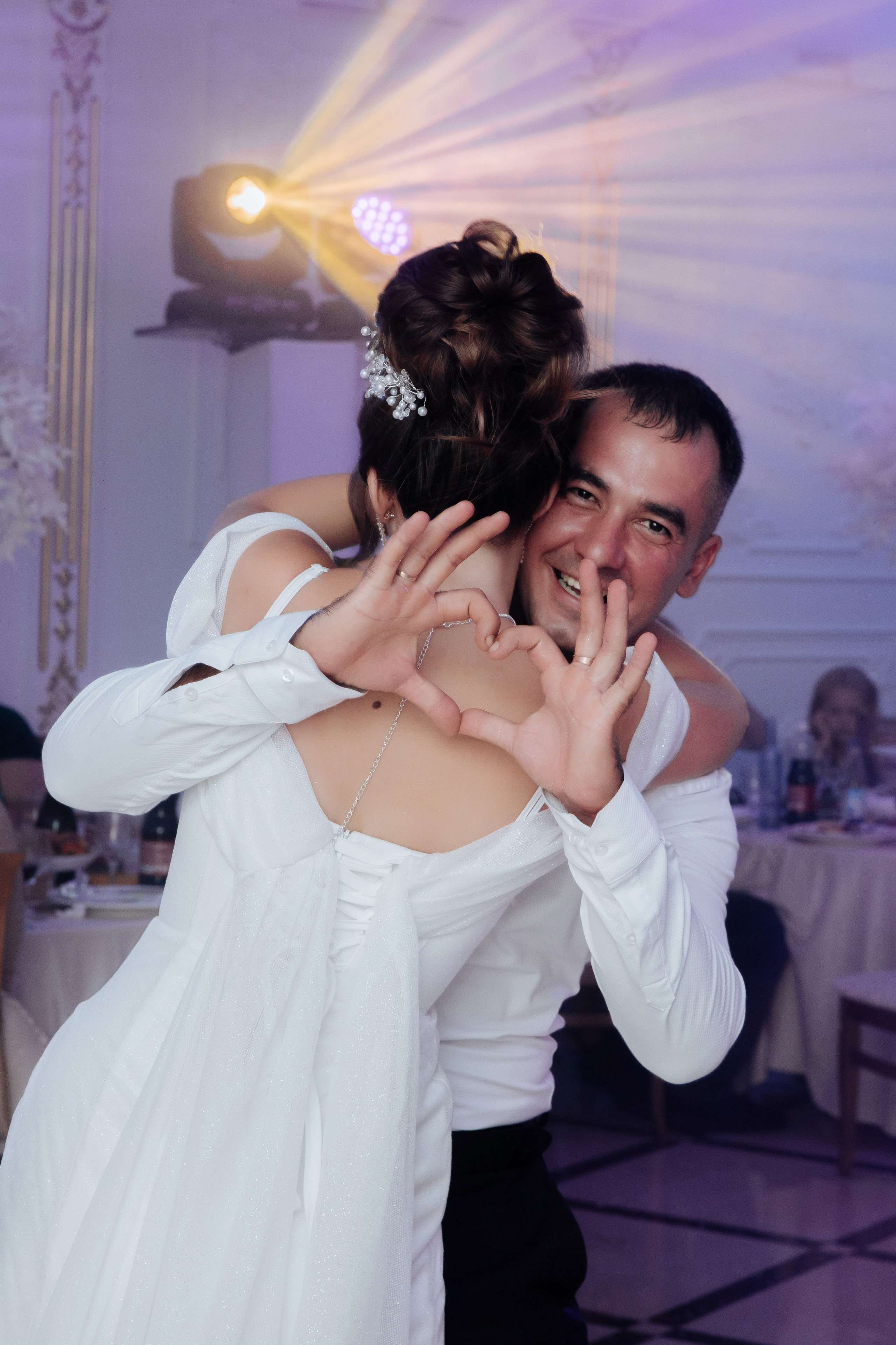 Свадебные съемки. Профессиональный фотограф и видеооператор