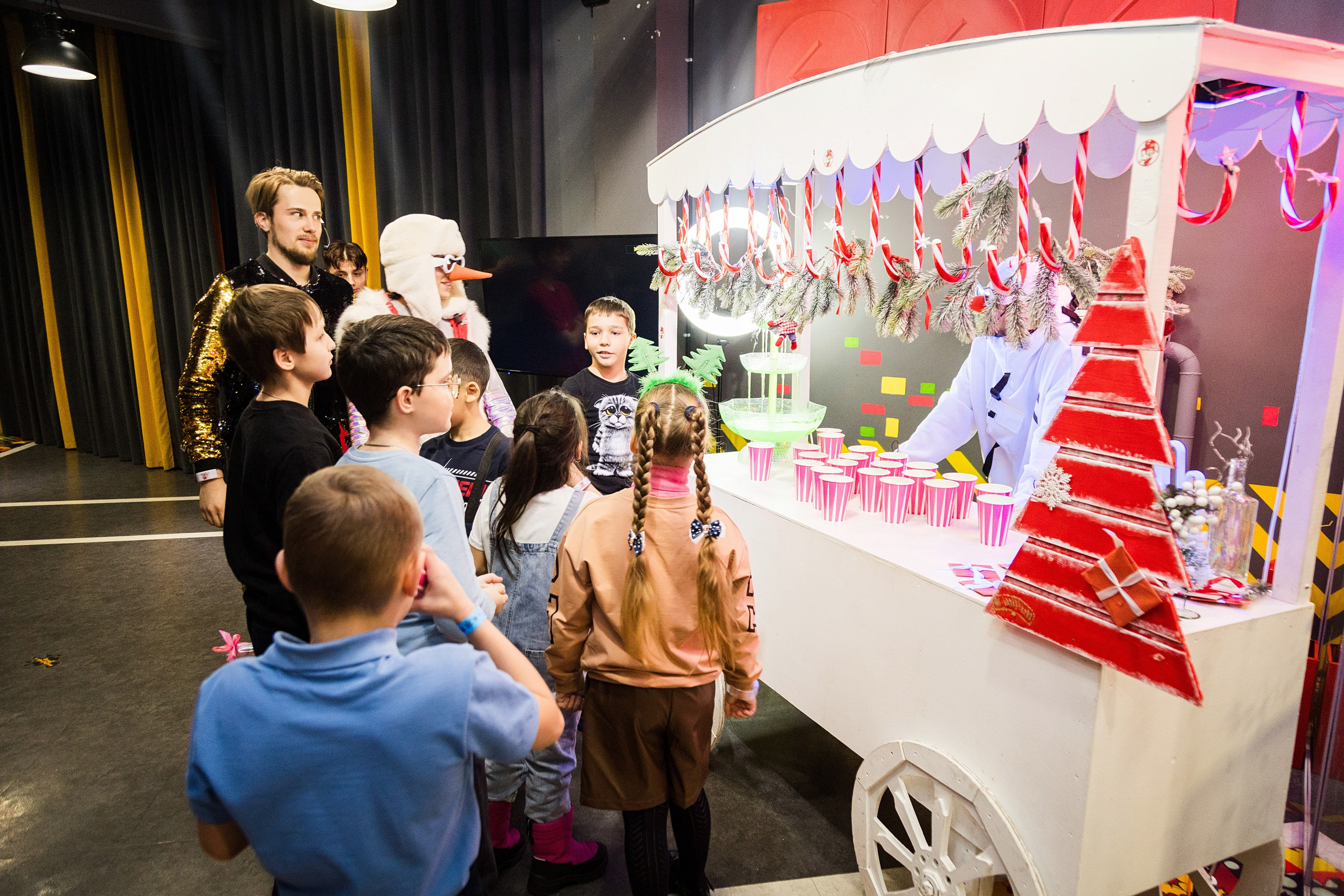 Новогодние утренники. Детский фотограф видеограф в Хабаровске Михаил Орлов