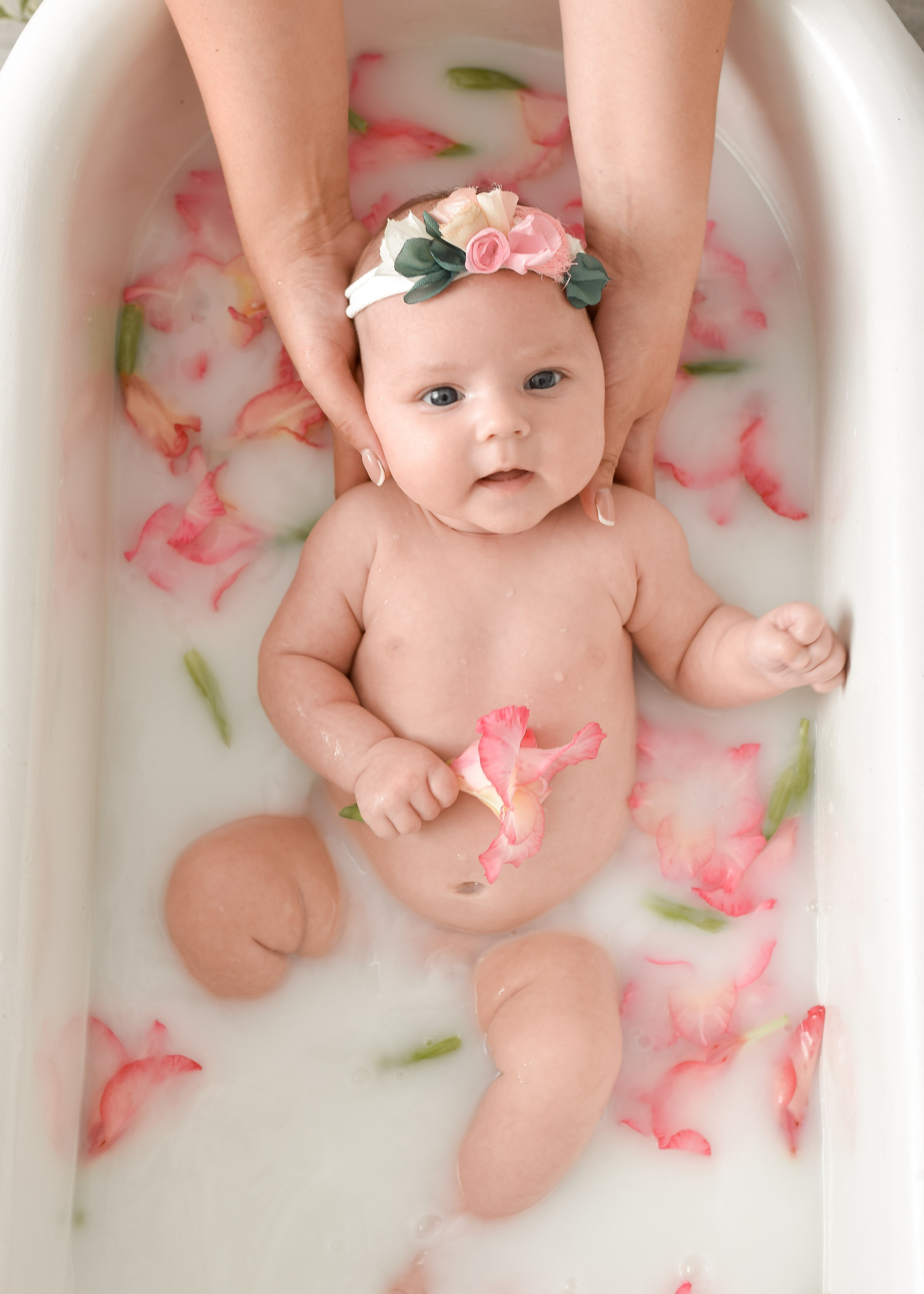 МОЛОЧНЫЕ ВАННЫ. Фотограф в Ялте Инна Найден. Детский и семейный фотограф