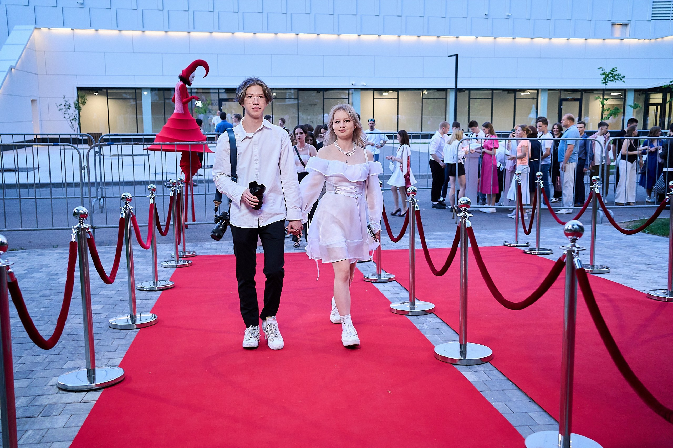 Выпускной 2024 концертный зал Академия ВТБ. Фотограф и Видеограф в Москве. Олег Корушев