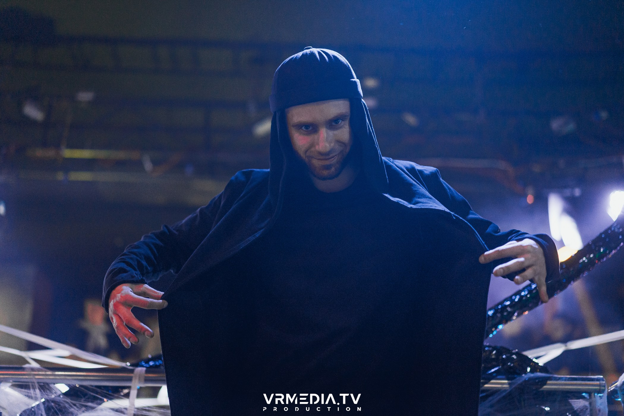 Halloween ARACHNOPHOBIA в баре «Друзья»