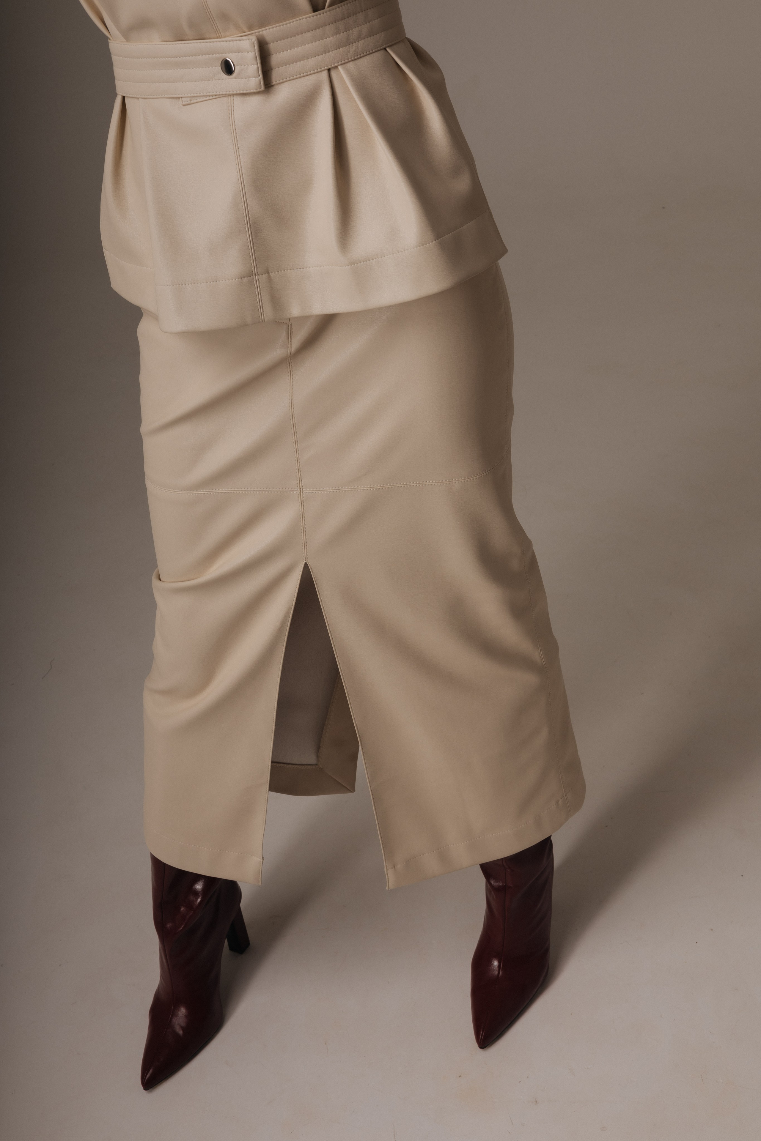 ЖЕНСКИЕ ПОРТРЕТЫ СТУДИЯ 2025. Фотограф Красноярск съемки лавстори, фотосессия в студии, портретная съемка, творческие фотосессии