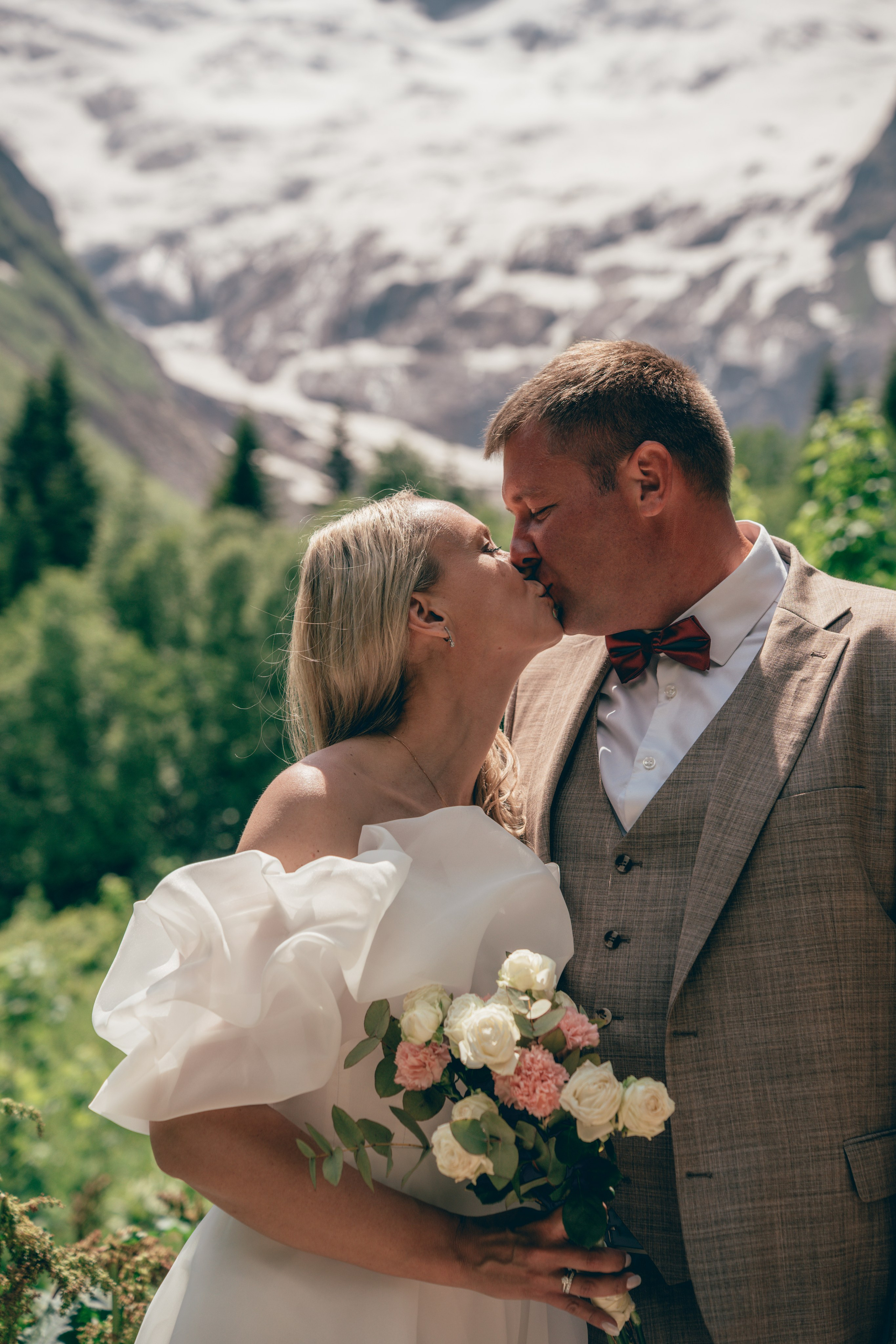 Съемка для брендов одежды КМВ Пятигорск, Железноводск, Ессентуки, Кисловодск Архыз Домбай Фотосессия. Фотограф КМВ|ГОРЫ Пятигорск Железноводск Ессентуки Кисловодск Домбай Архыз Эльбрус