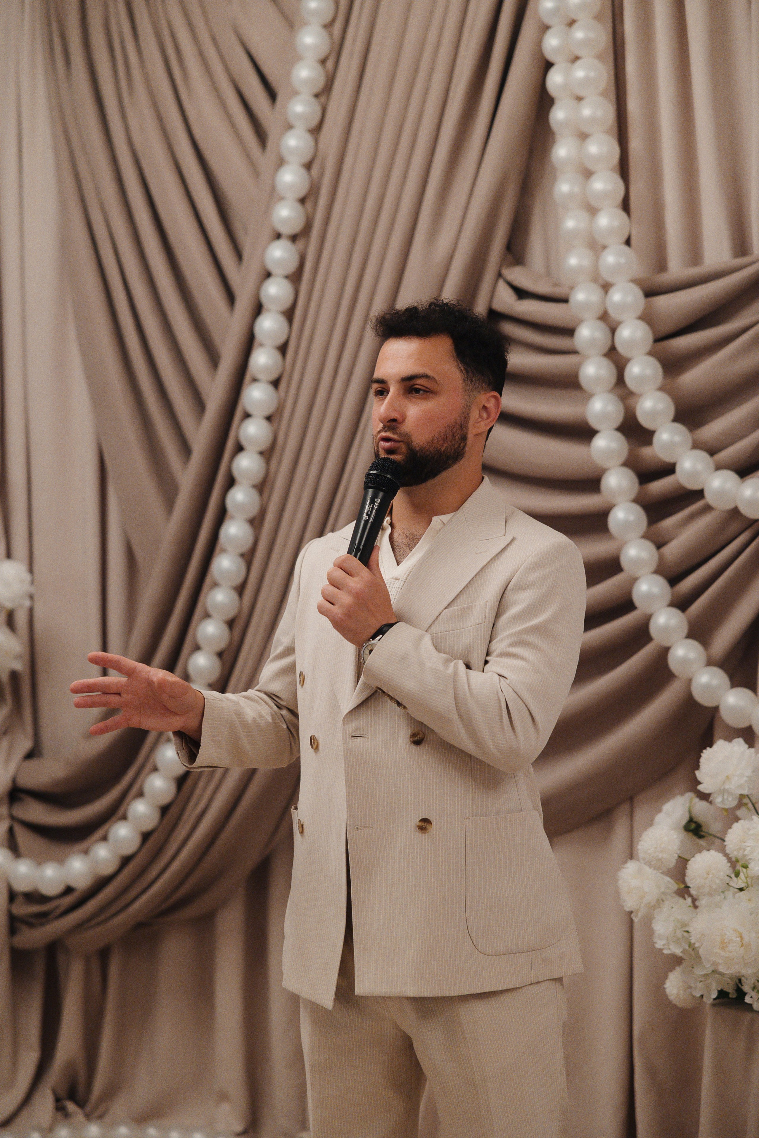 Ведущий Самсон Сахаров