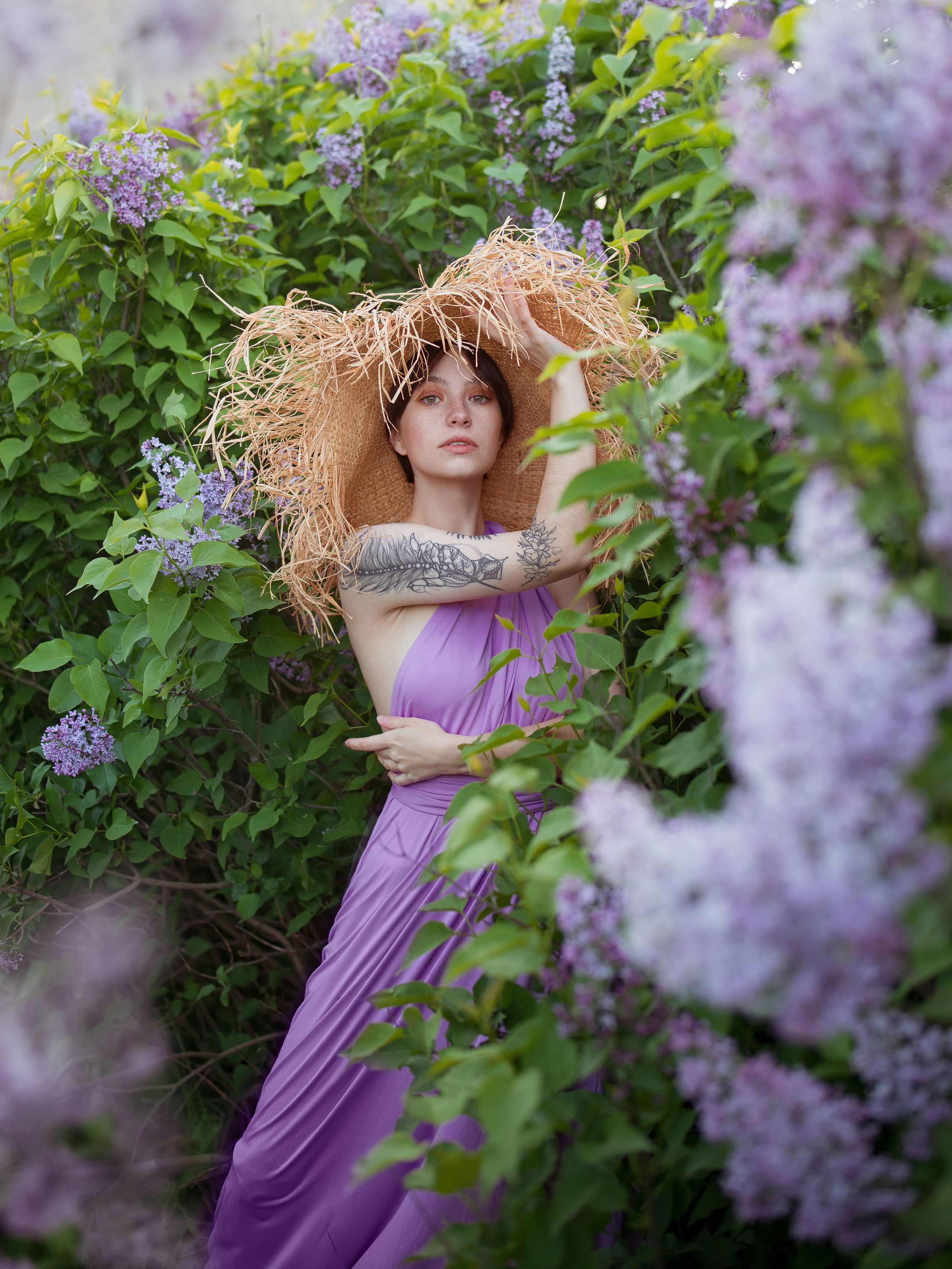 Фотосъемка в цветущих кустах сирени в Балаклаве