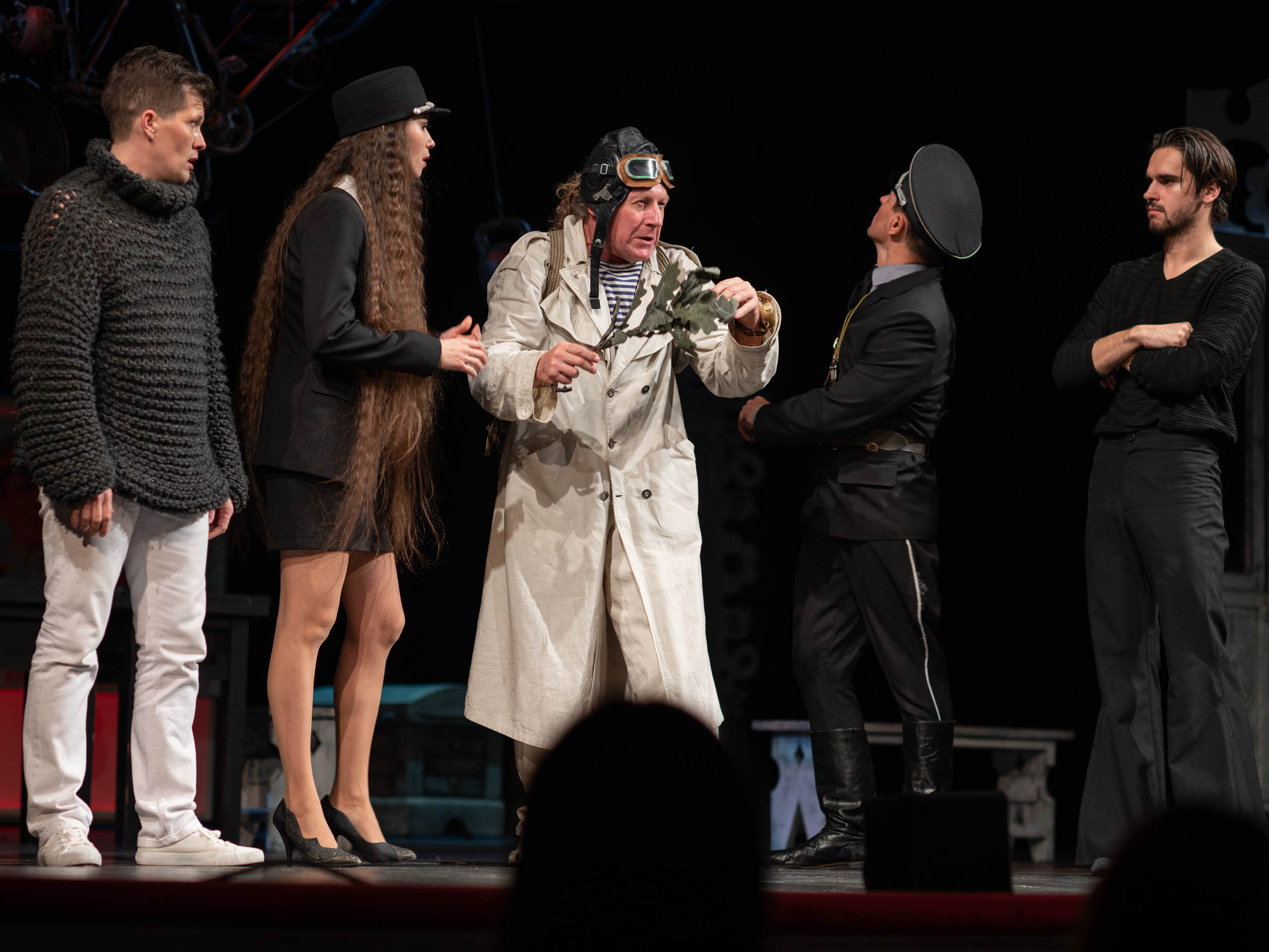 Бесшумная фотосъемка на сцене театра в Севастополе и Крыму