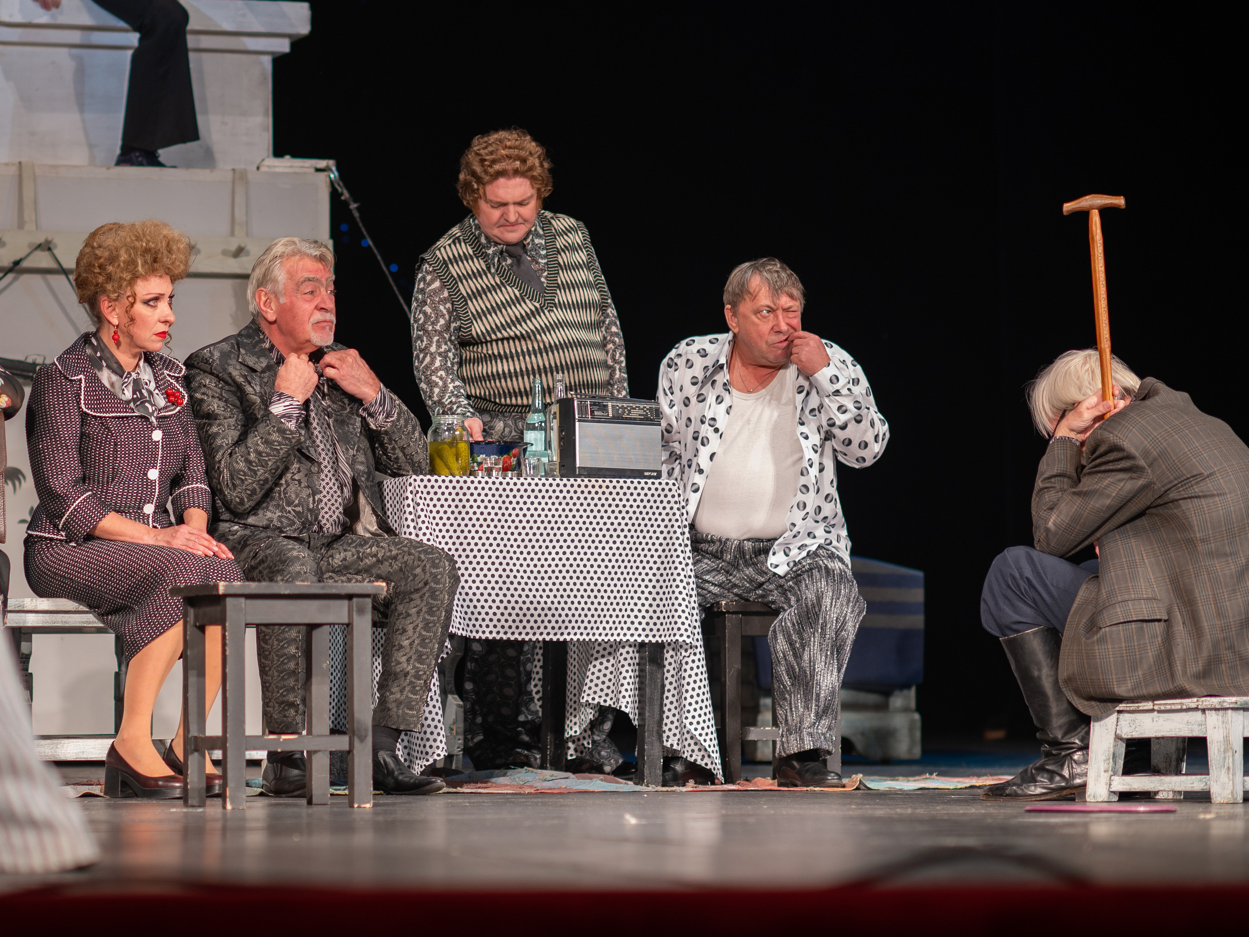 Разборки с родственниками в спектакле "Охота жениться"