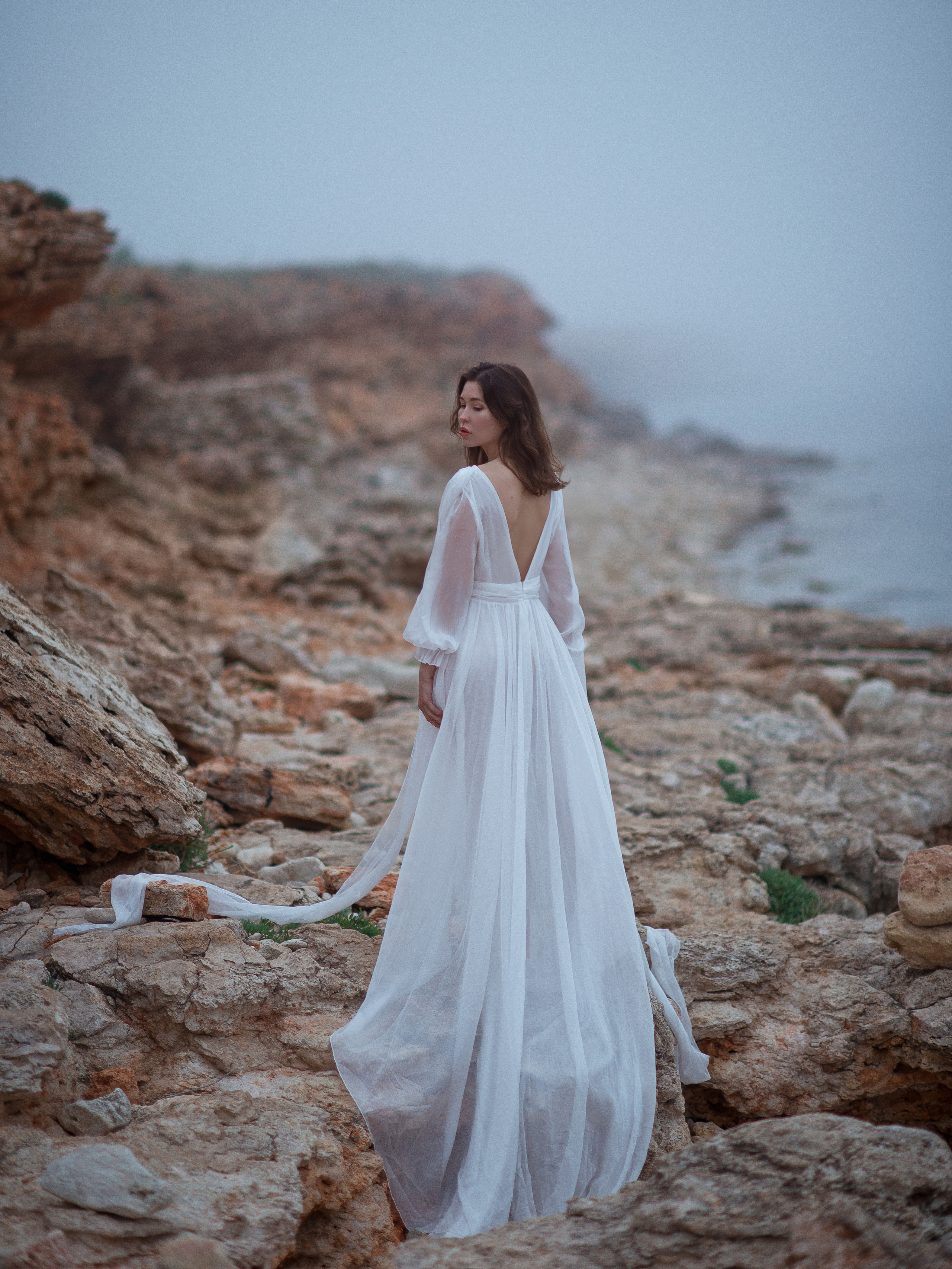 Фотосессия у слоеных скал в Казачьей бухте