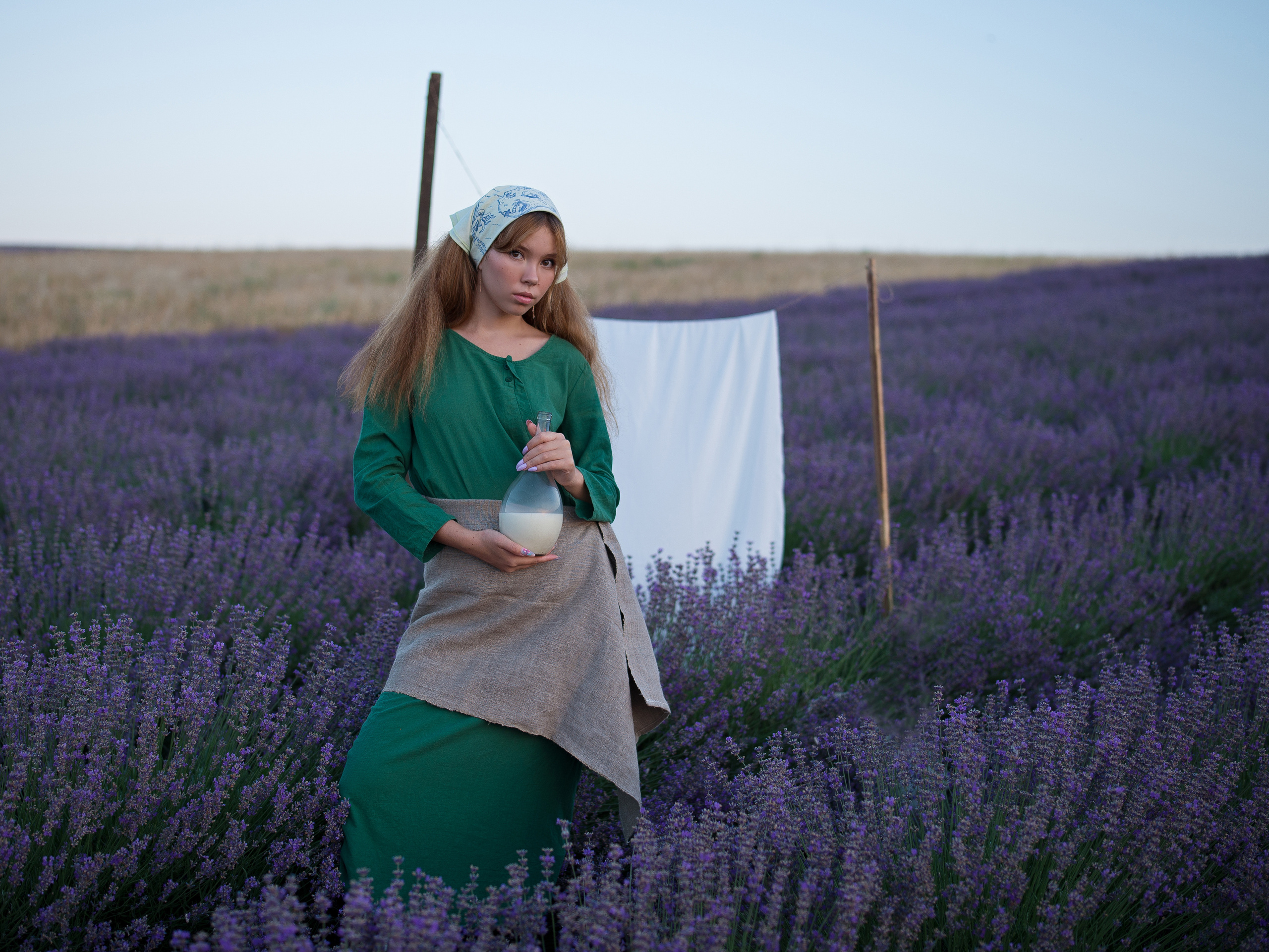 Фотосессия в цветущей лаванде в Крыму