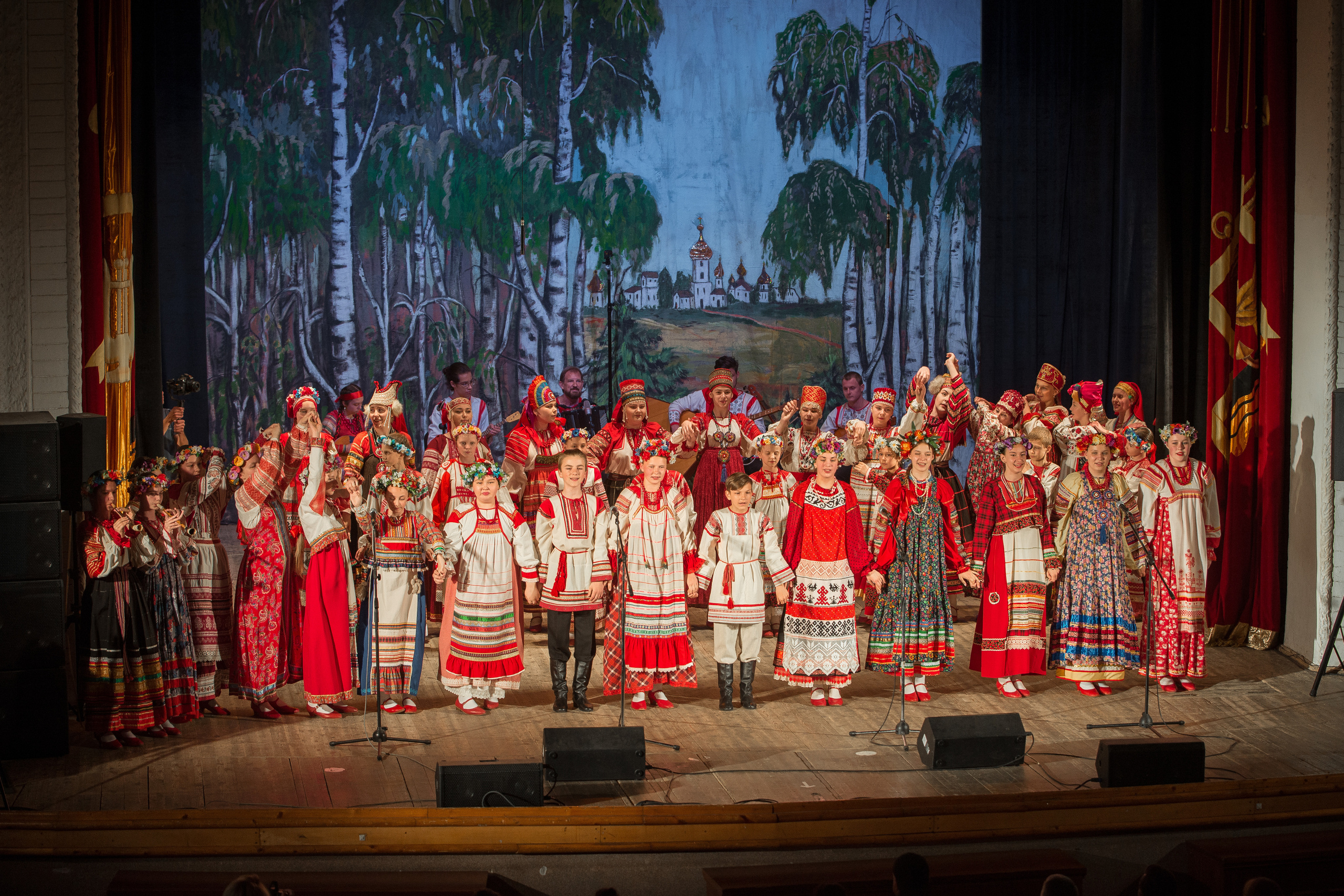 Отчетный концерт ансамбля "Калинка" в Севастополе