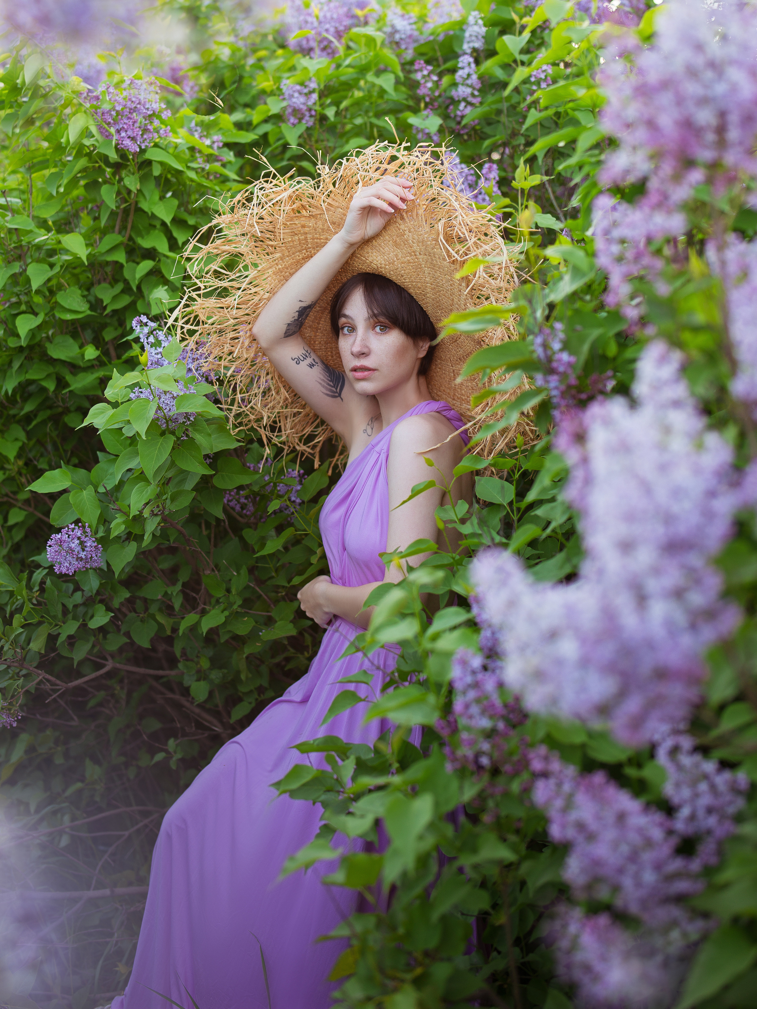 фотосессия в цветущей сирени в Севастополе