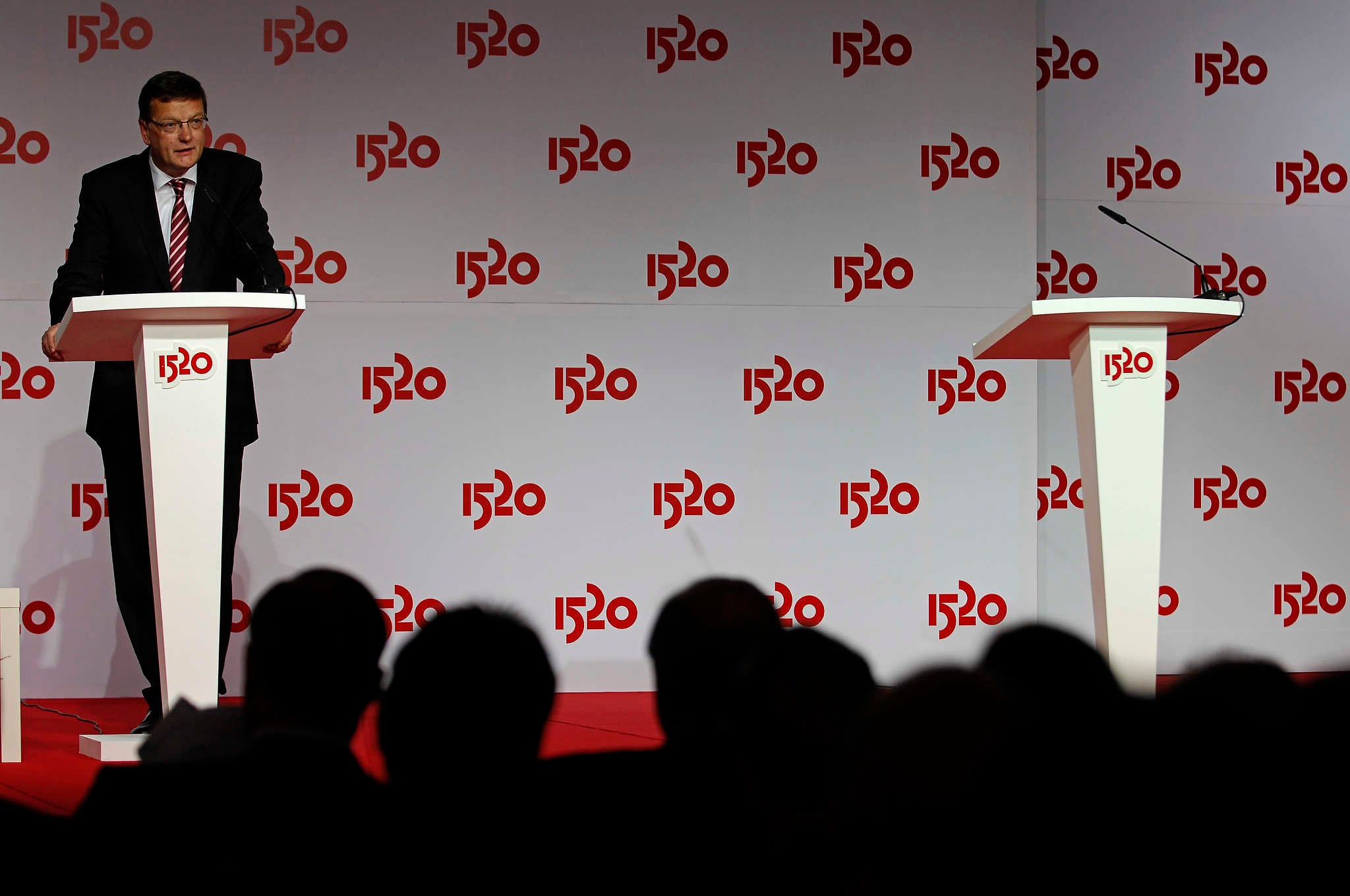 Выступление Ханс-Йорг Грундманн, вице-президента, Siemens AG на IV Международный железнодорожный бизнес-форум «Стратегическое Партнерство 1520». Съемка для РИАновости.