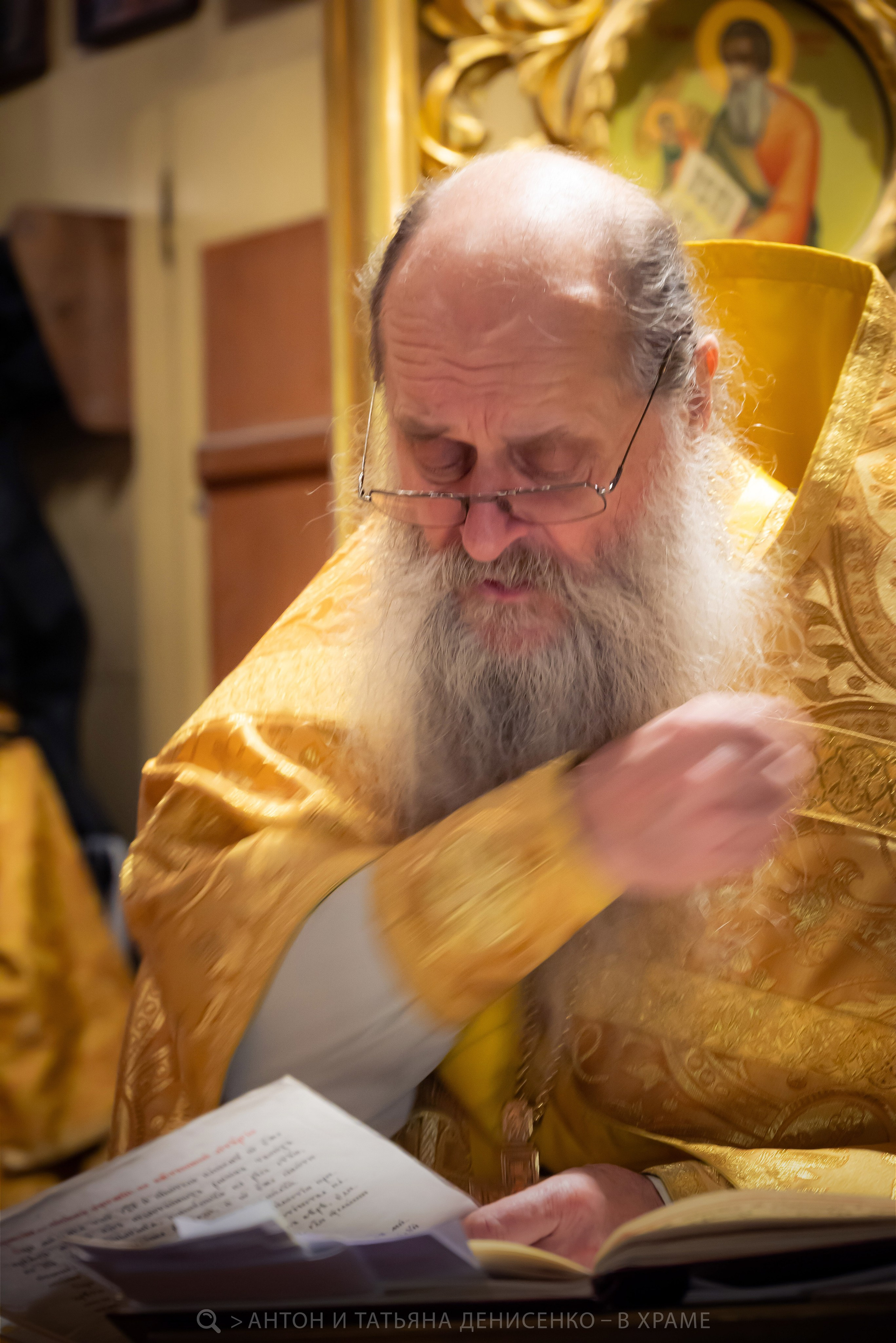 Храм девяти мучеников Кизических. Божественная литургия. Антон и Татьяна Денисенко — В храме