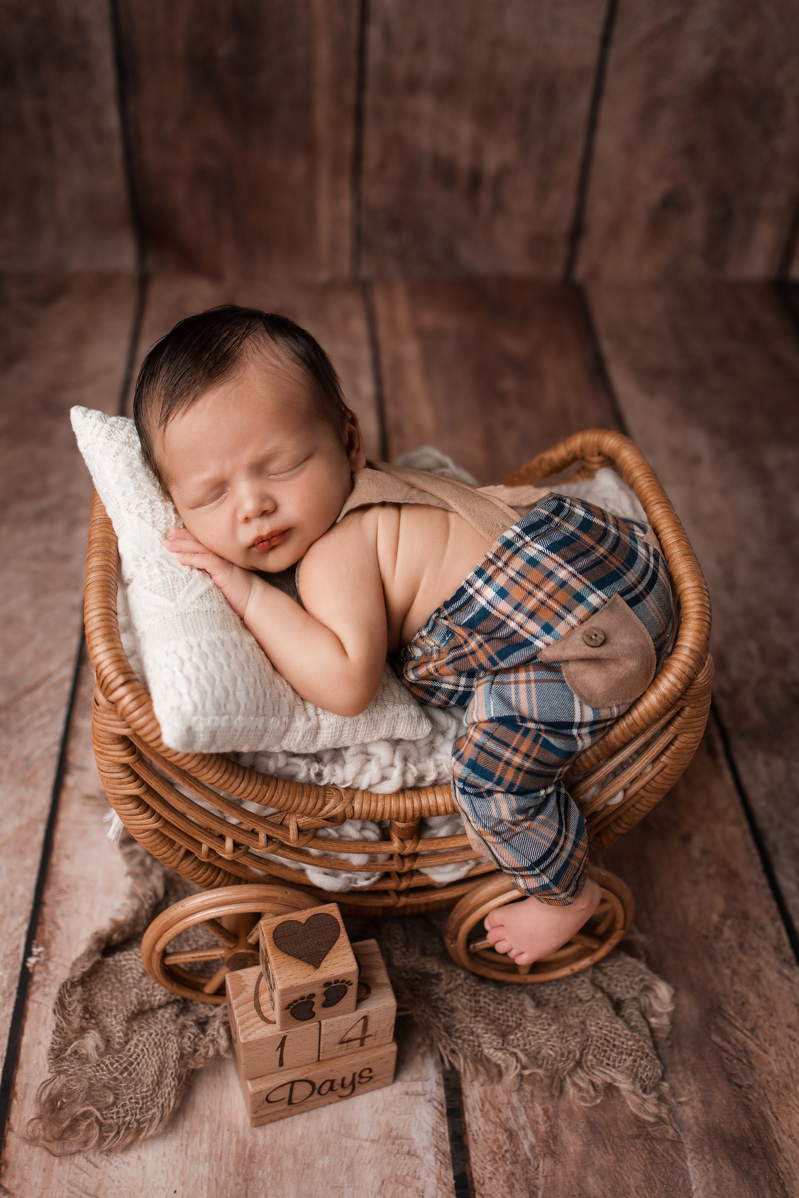 Фотосессия новорожденных в Москве - Newborn Anna