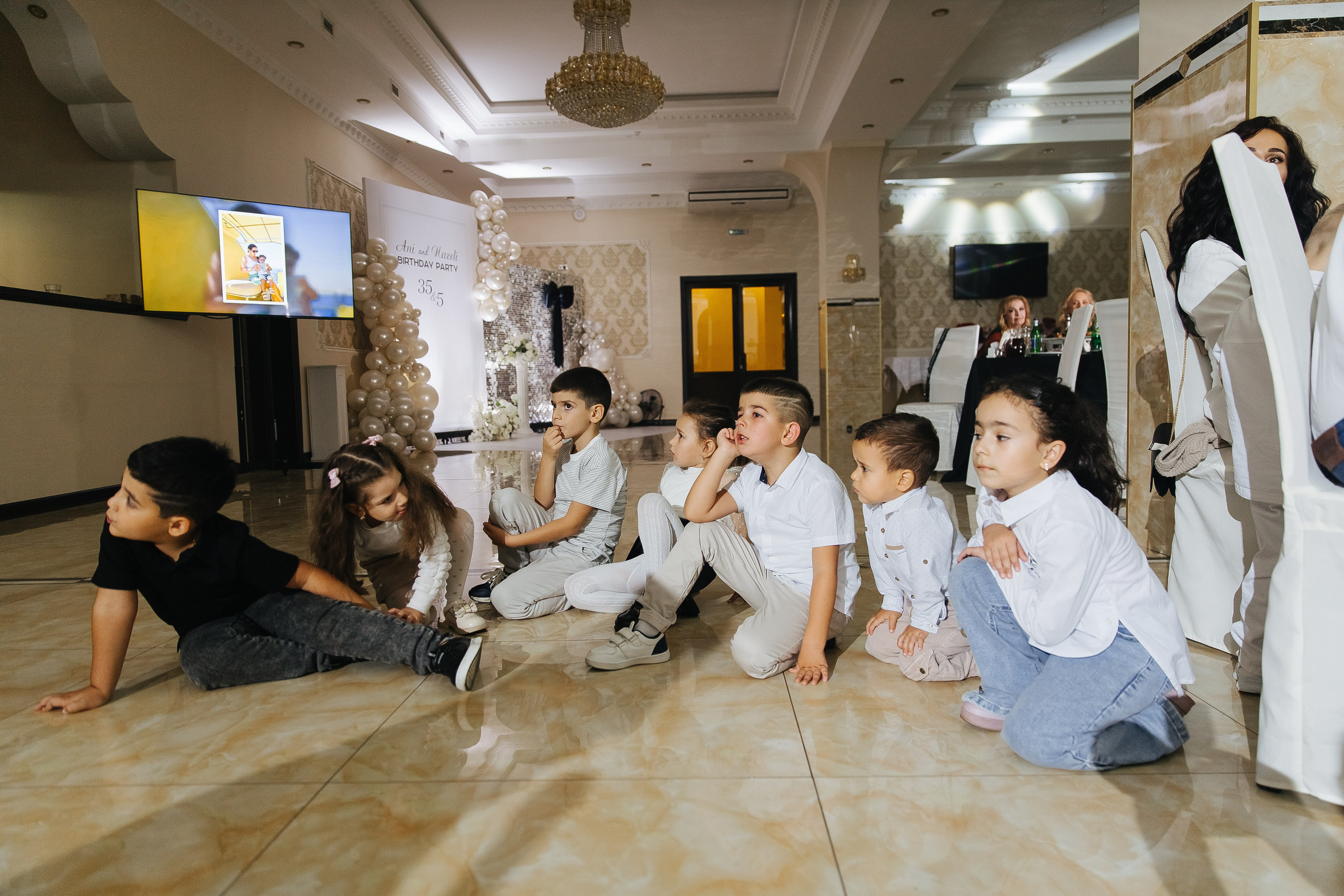 Ани и Назели. 35&5 День рождения, «Янтарь». Фотограф в Красноярске Надежда Воскресенская